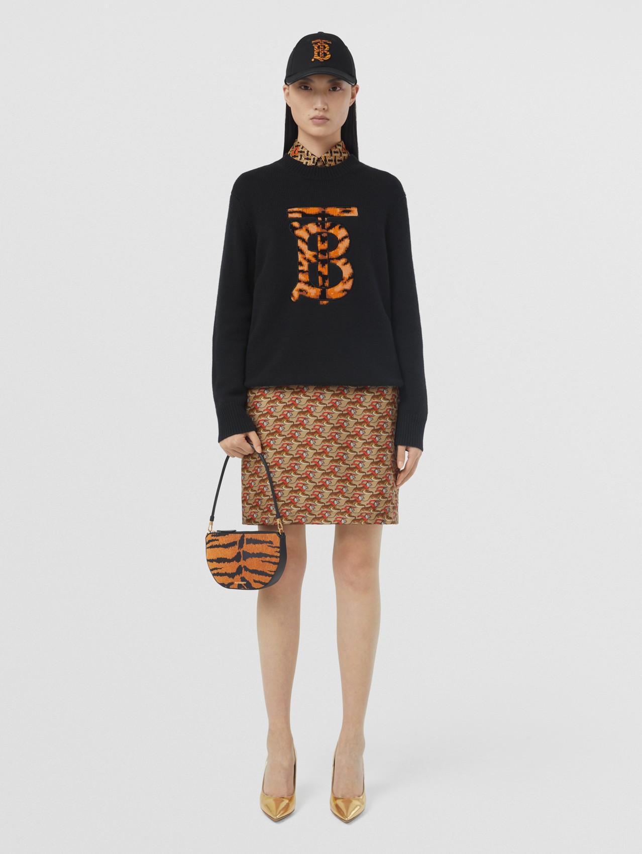 Năm Nhâm Dần của Burberry Tiger Striped Cotton Blend Olympia Pouch