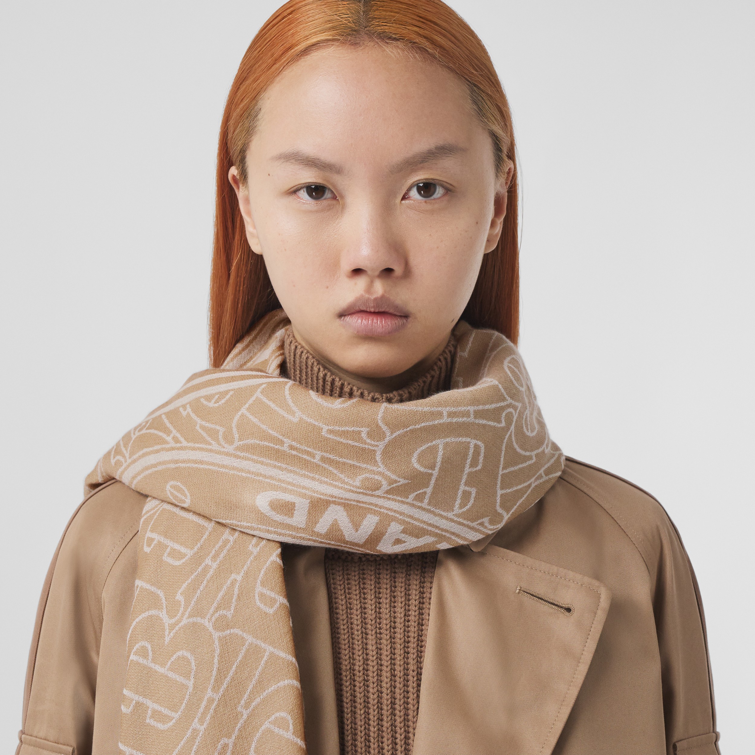 Lightweight Logo Graphic Cashmere Jacquard Scarf in Camel | Burberry® Official - 3