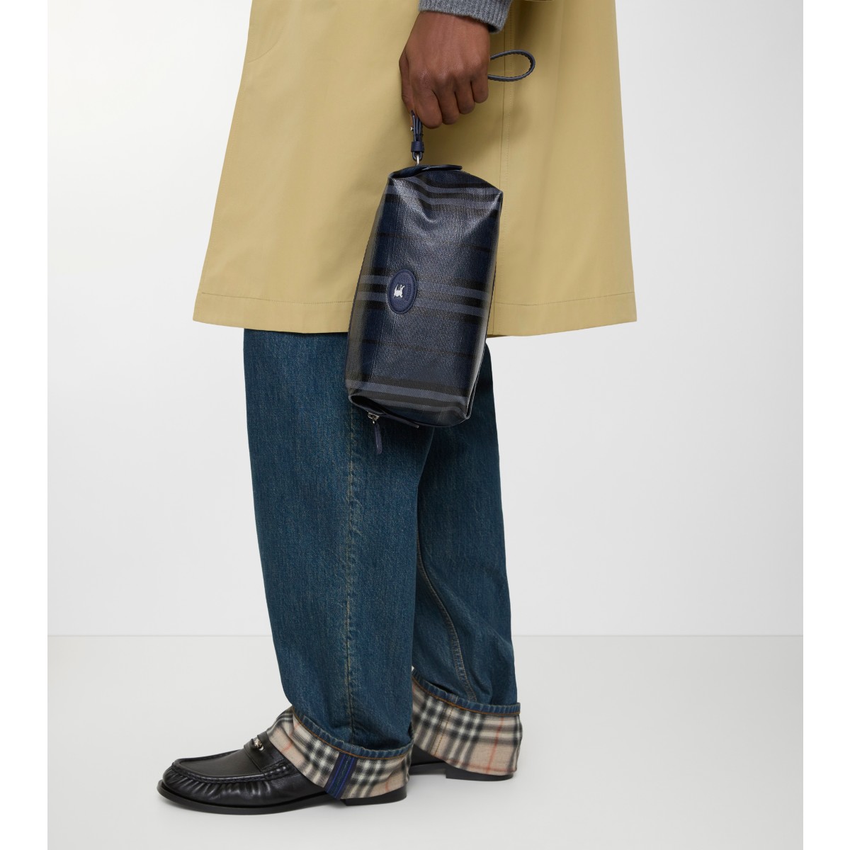  Check Highlands Travel Pouch