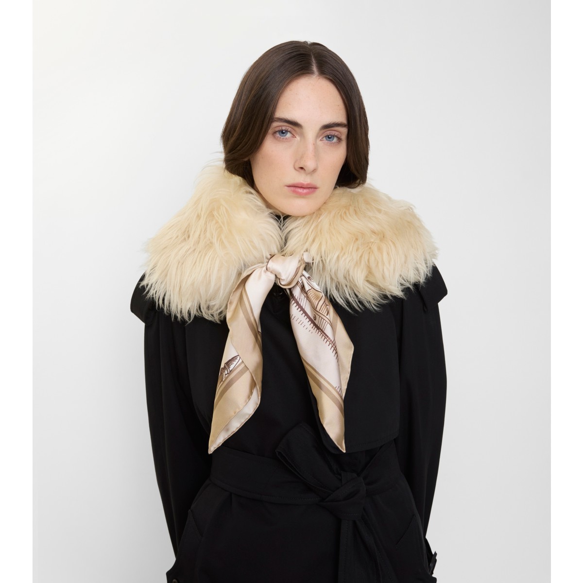  Printed Scarf Trim Shearling Collar