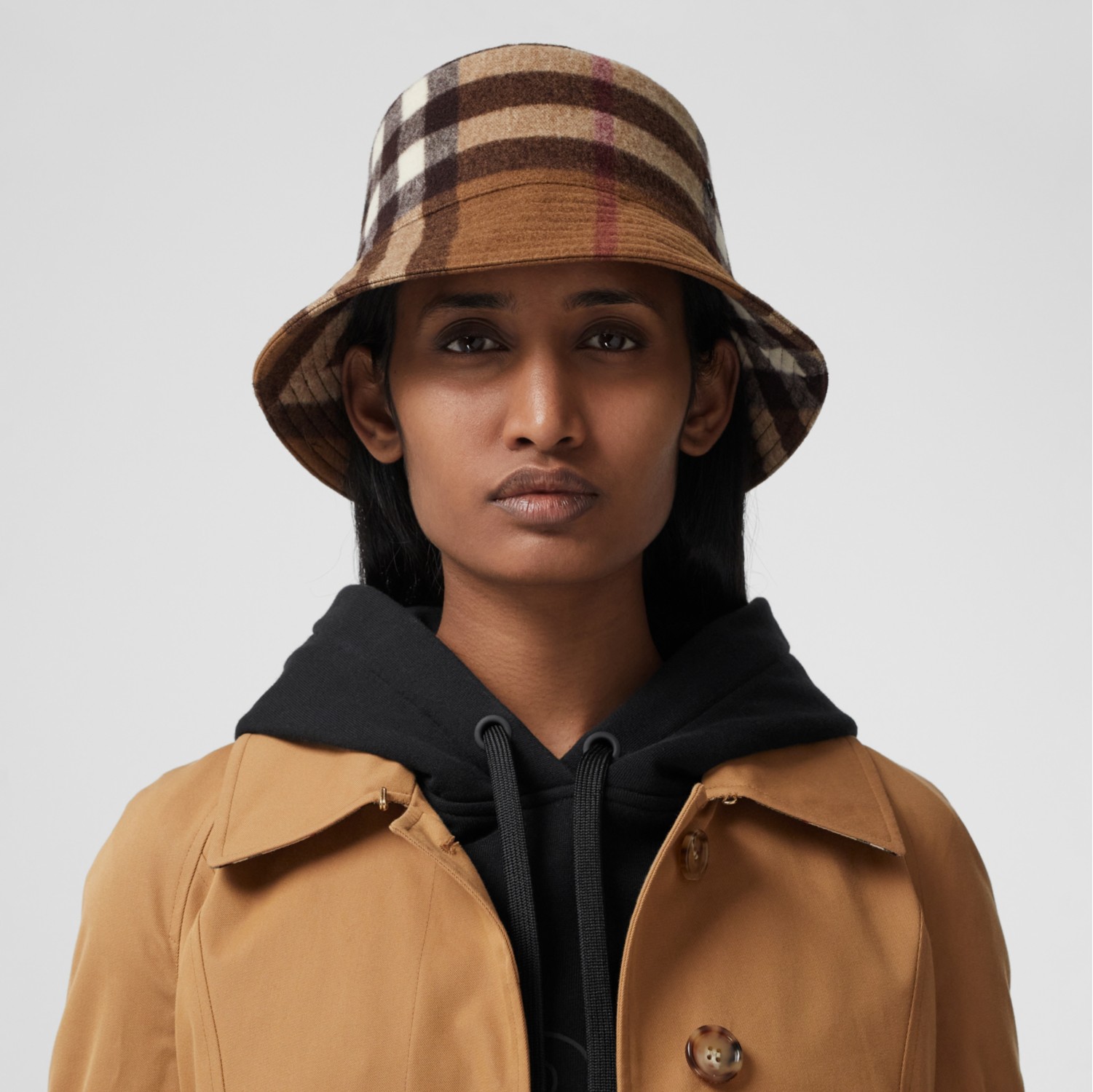 エグザジェレイティッドチェック ウール バケットハット (バーチブラウン) | Burberry®公式サイト