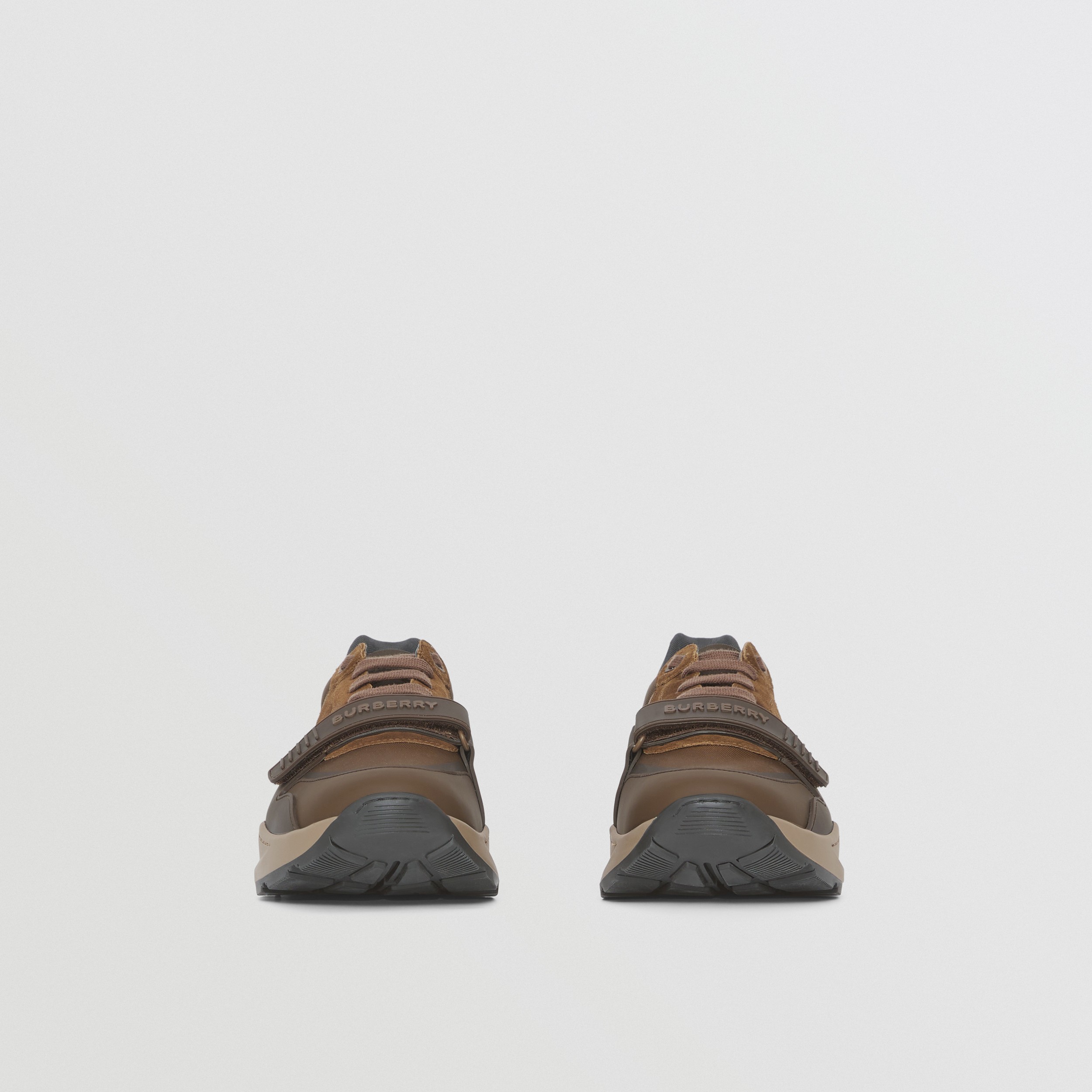 Sneakers en cuir et cuir velours check (Moka Foncé) - Homme | Site officiel Burberry® - 4