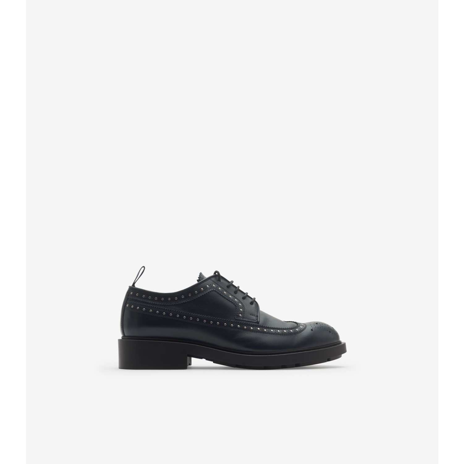 Brogues Loch de couro com tachas