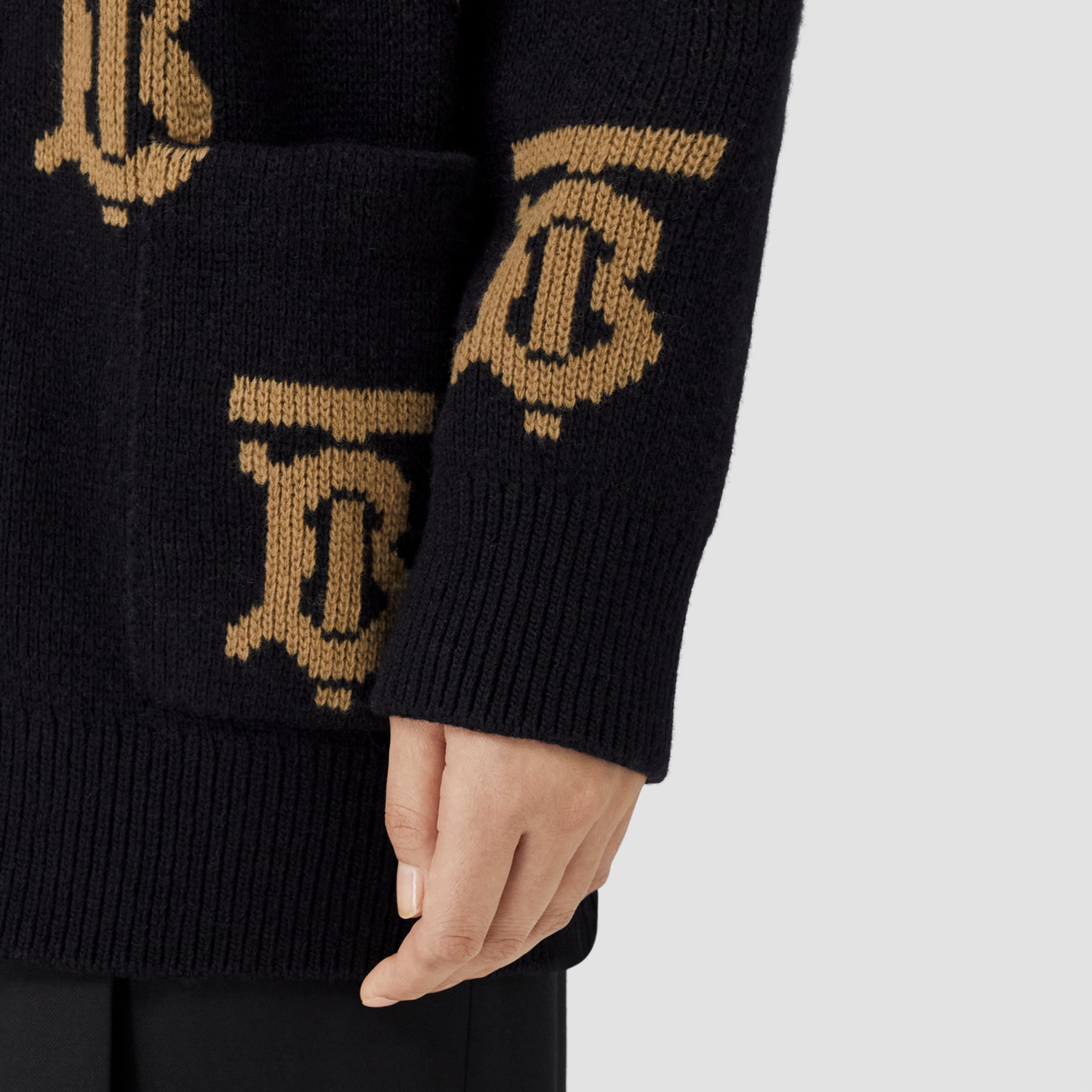Cardigan in lana con motivo monogramma in jacquard (Nero) - Donna | Sito ufficiale Burberry® - 4