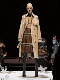 2022年冬ウィメンズウェア | Burberry® 公式サイト