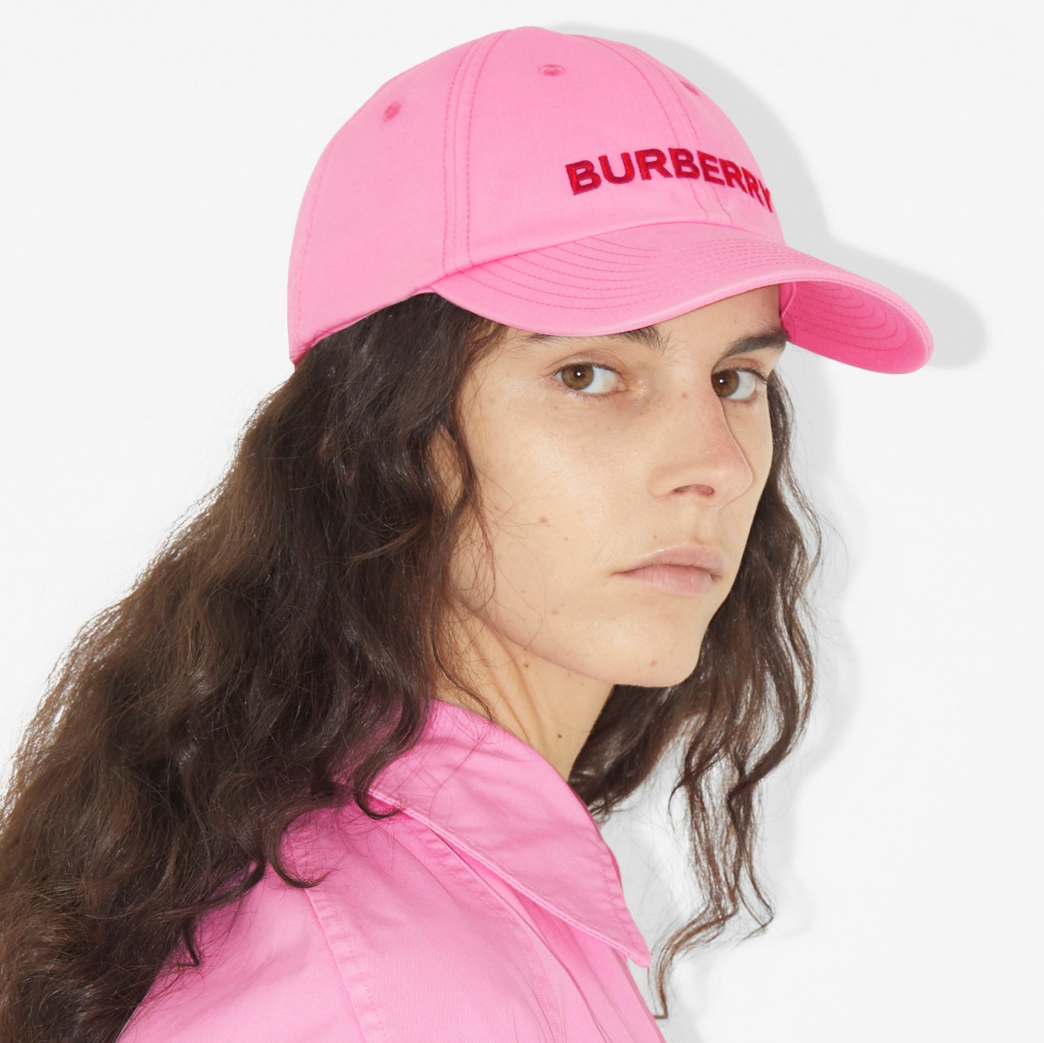 Gorra de béisbol en algodón de gabardina con logotipo bordado (Rosa Chicle) | Burberry® oficial