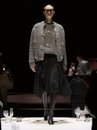 Burberry presenta su colección otoño invierno 2022. - GenexiGente