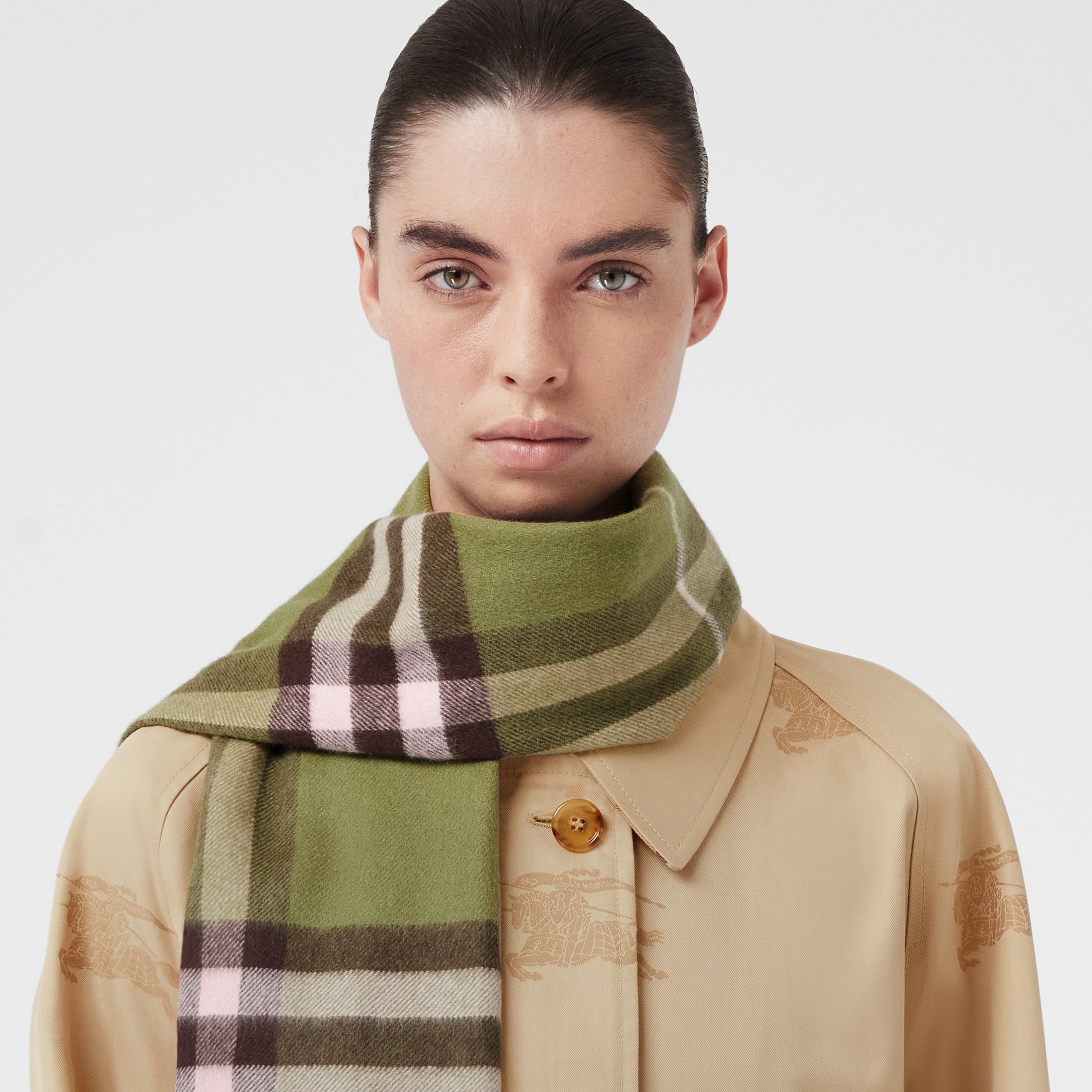 The Burberry Check Cashmere Scarf in Spruce Green | Burberry® Official - 3