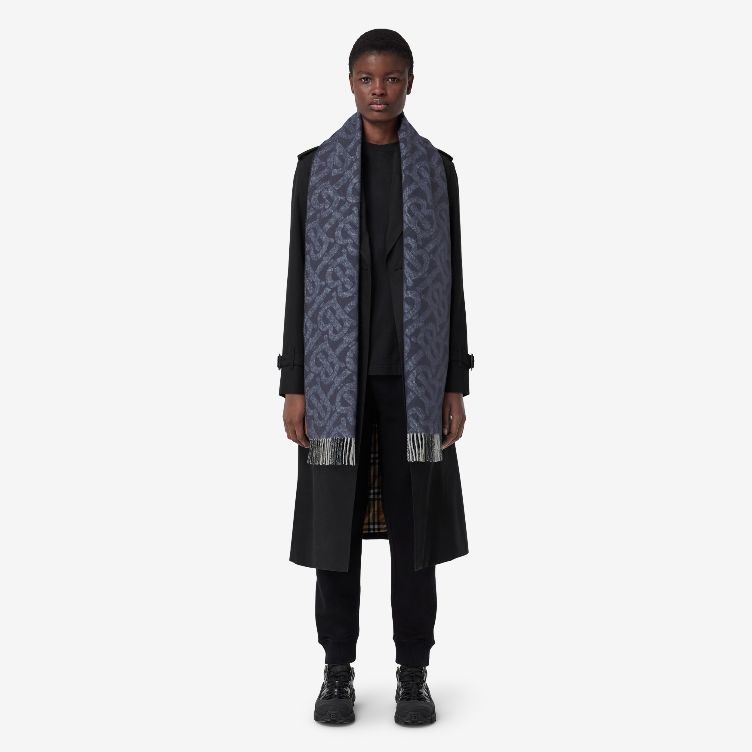 リバーシブル チェック＆モノグラム カシミアスカーフ (インディゴ) - メンズ | Burberry®公式サイト - 3