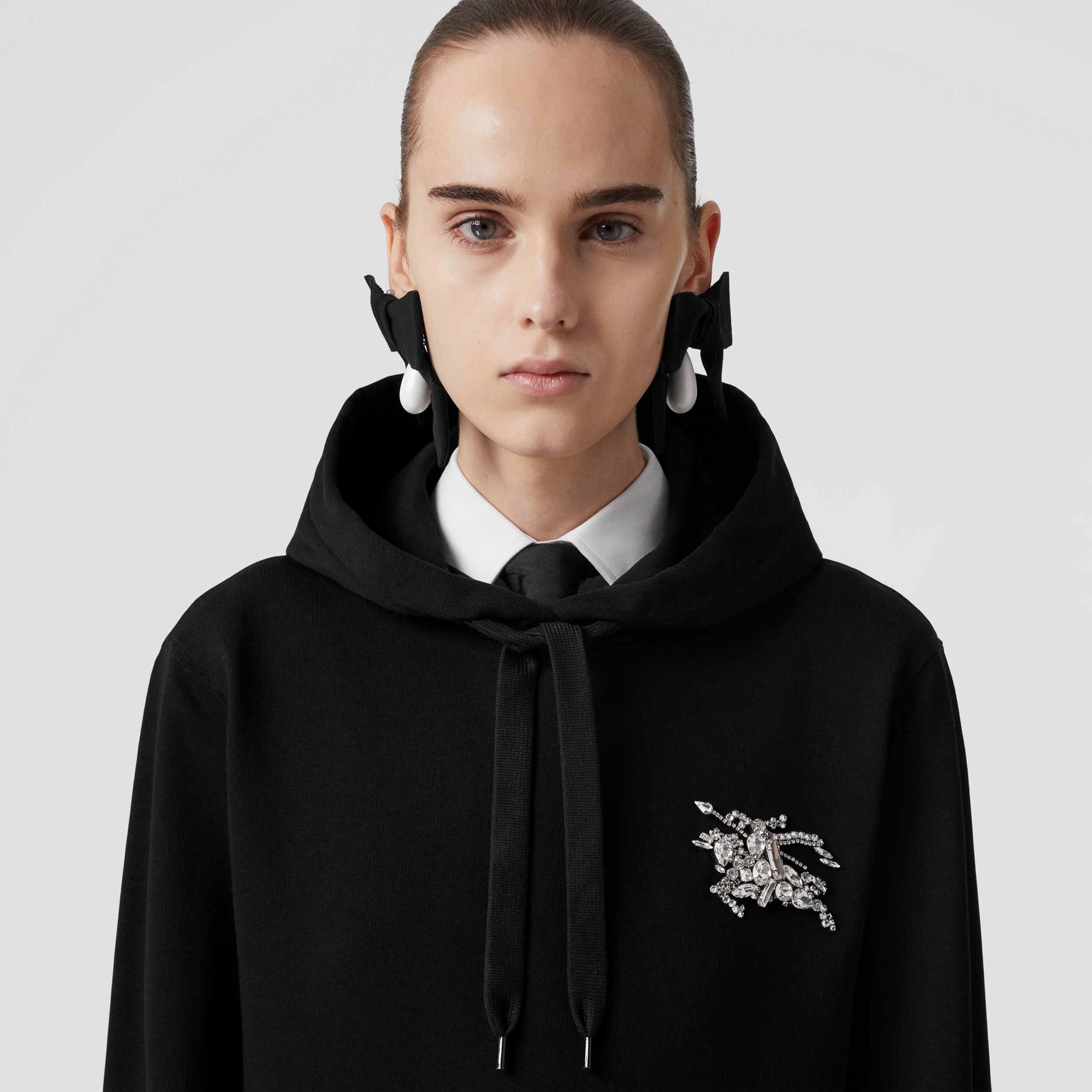 Sudadera en algodón con capucha y emblema Equestrian Knight de cristal (Negro) - Mujer | Burberry® oficial - 2