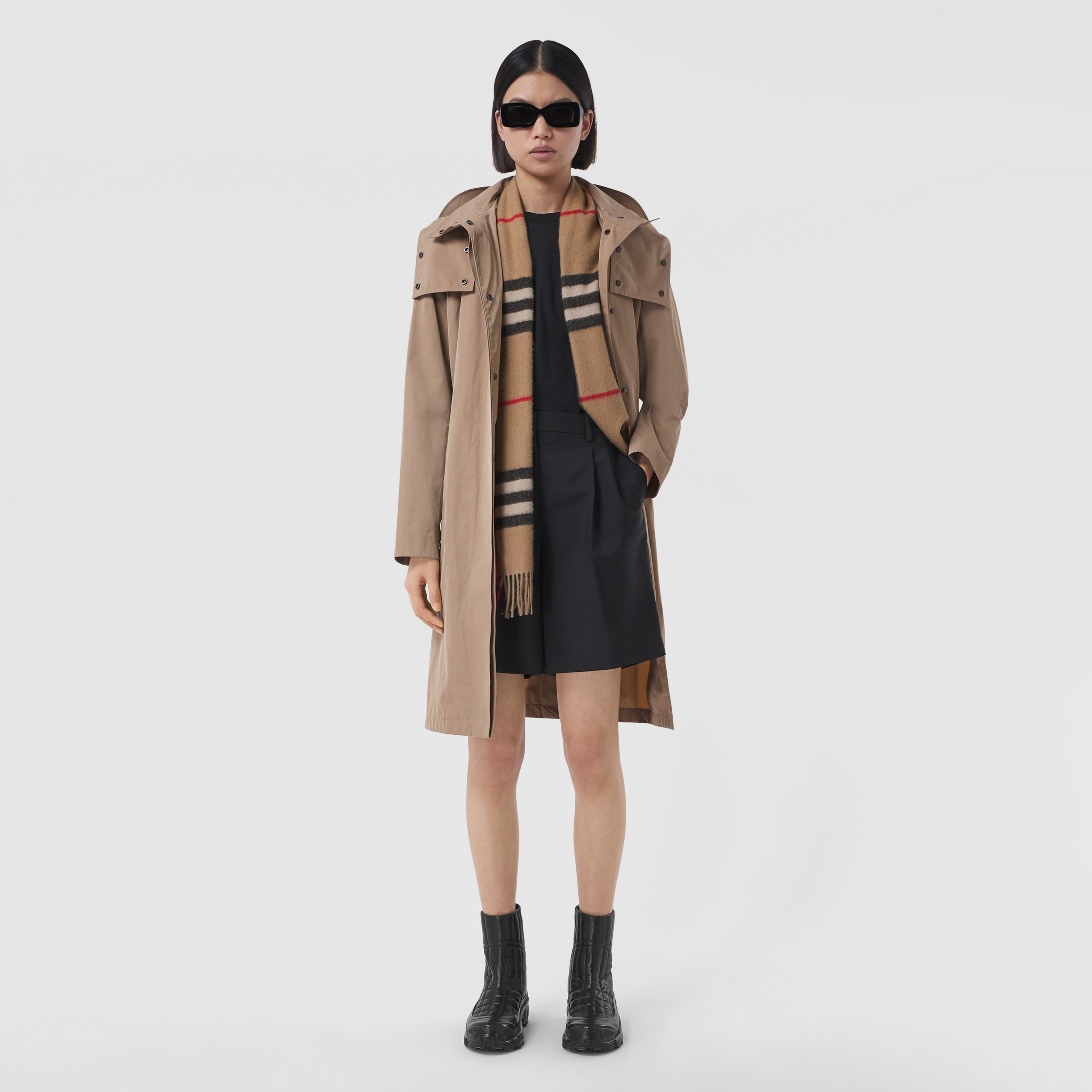 The Burberry Check Cashmere Scarf in Archive Beige | Burberry® Official - 4