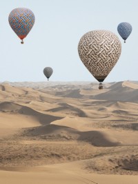 TB Sum Mono Land Image 1 - Balloons and sand dunes