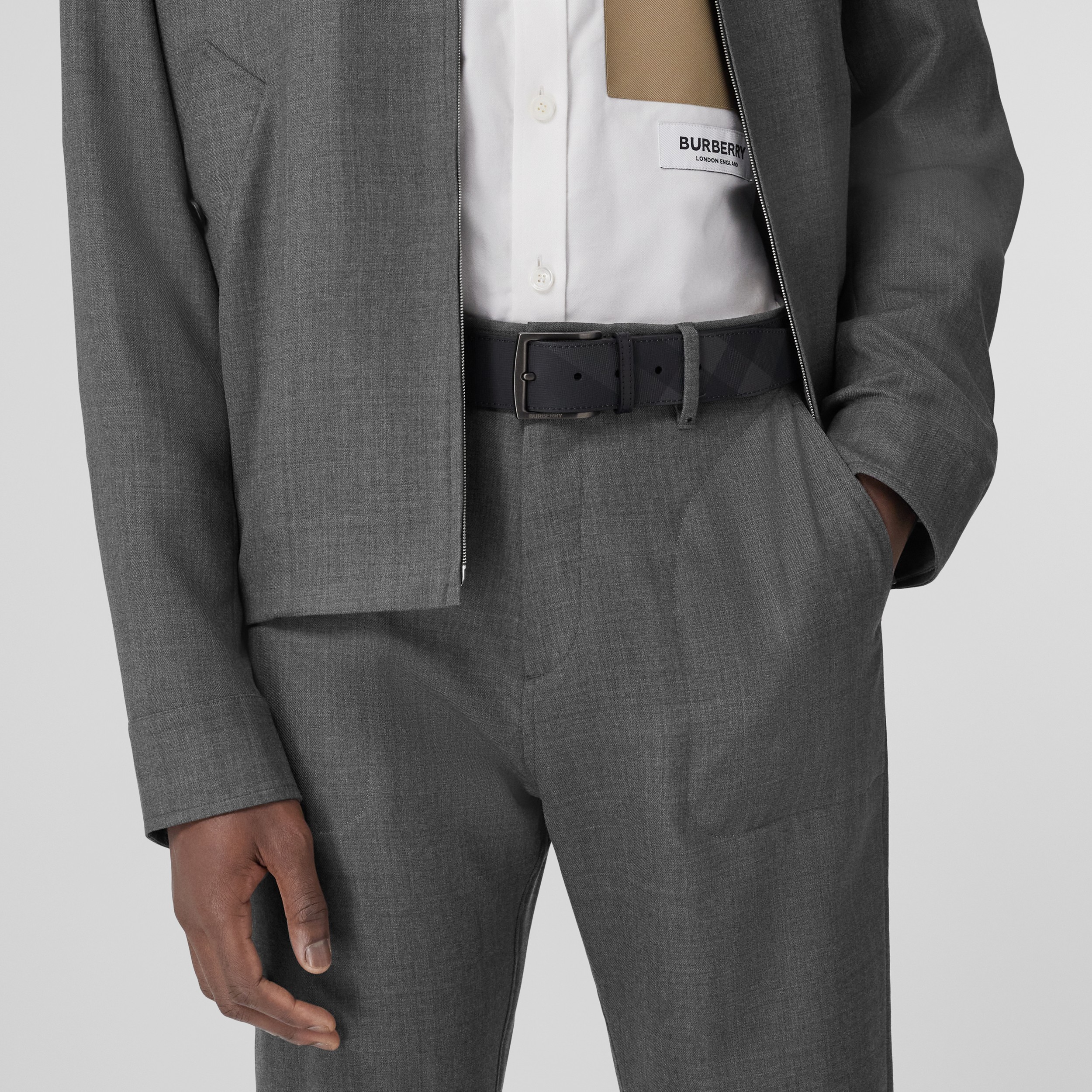Cinturón en tejido a cuadros gris marengo y piel (Marengo/negro) - Hombre | Burberry® oficial - 3
