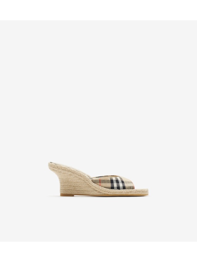 ウィメンズ デザイナー サンダル｜Burberry® 公式サイト