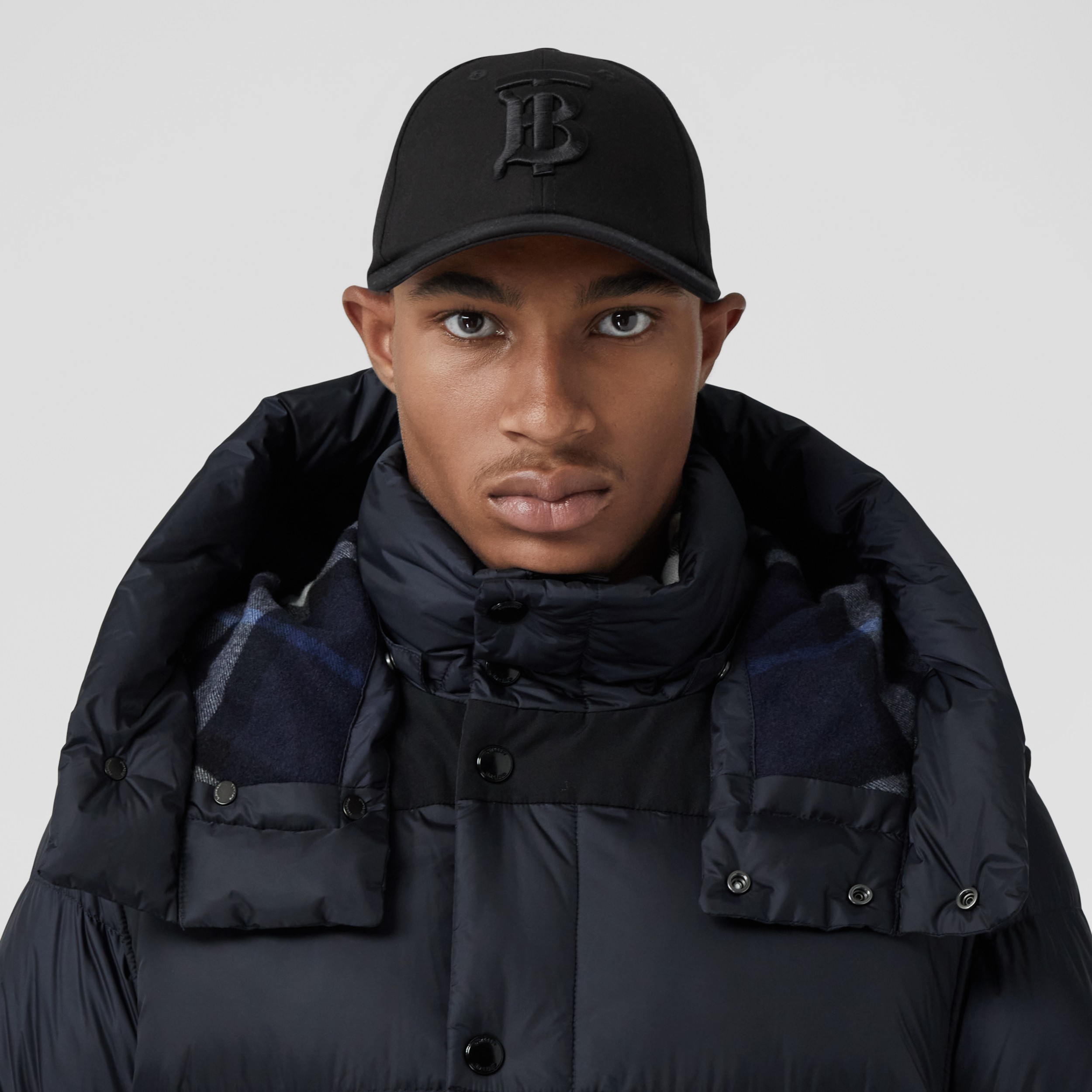 Detachable Sleeve Hooded Puffer Jacket in Navy - Men | Burberry® Official