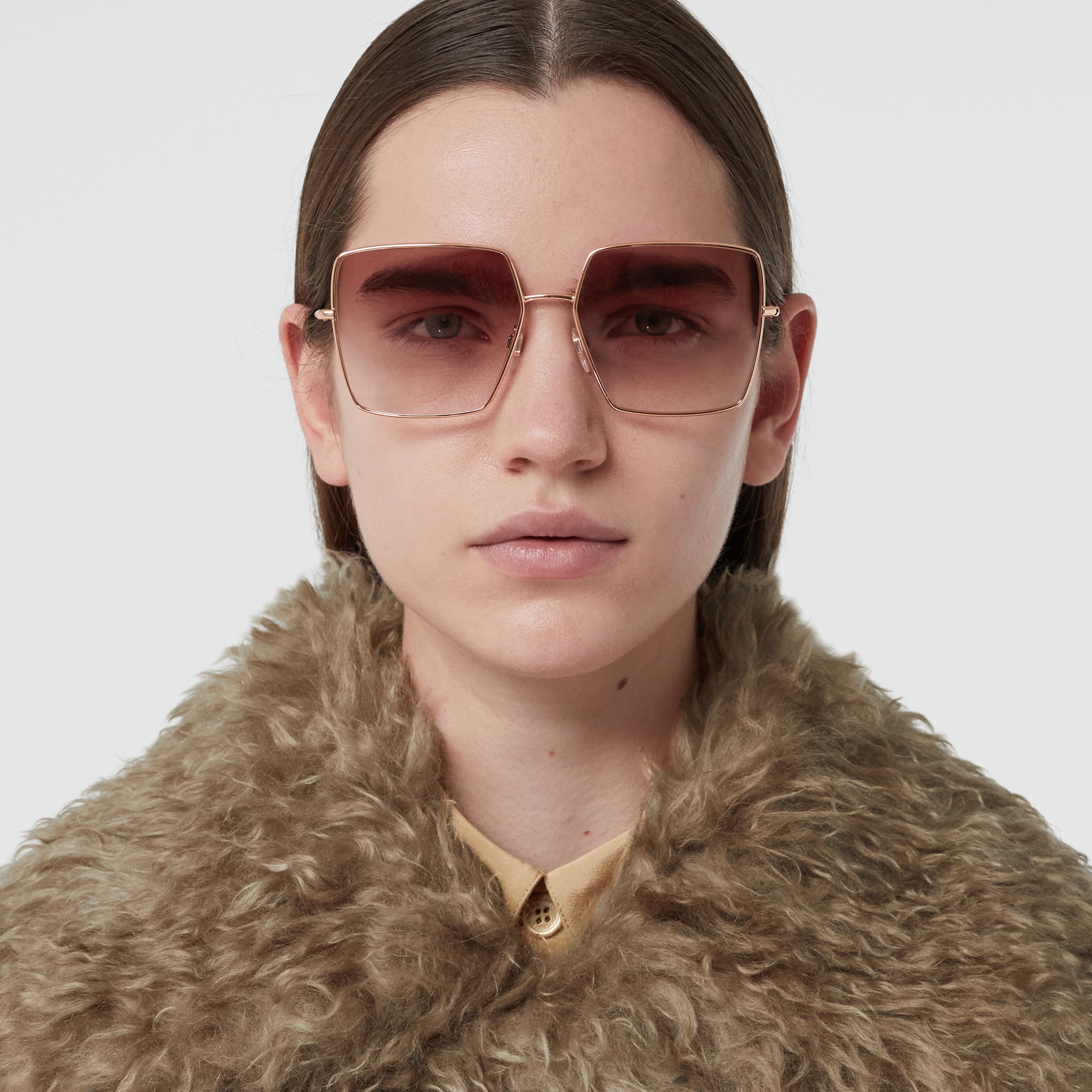 Sonnenbrille mit eckigem Gestell und Streifendetails (Roségold) - Damen | Burberry® - 3
