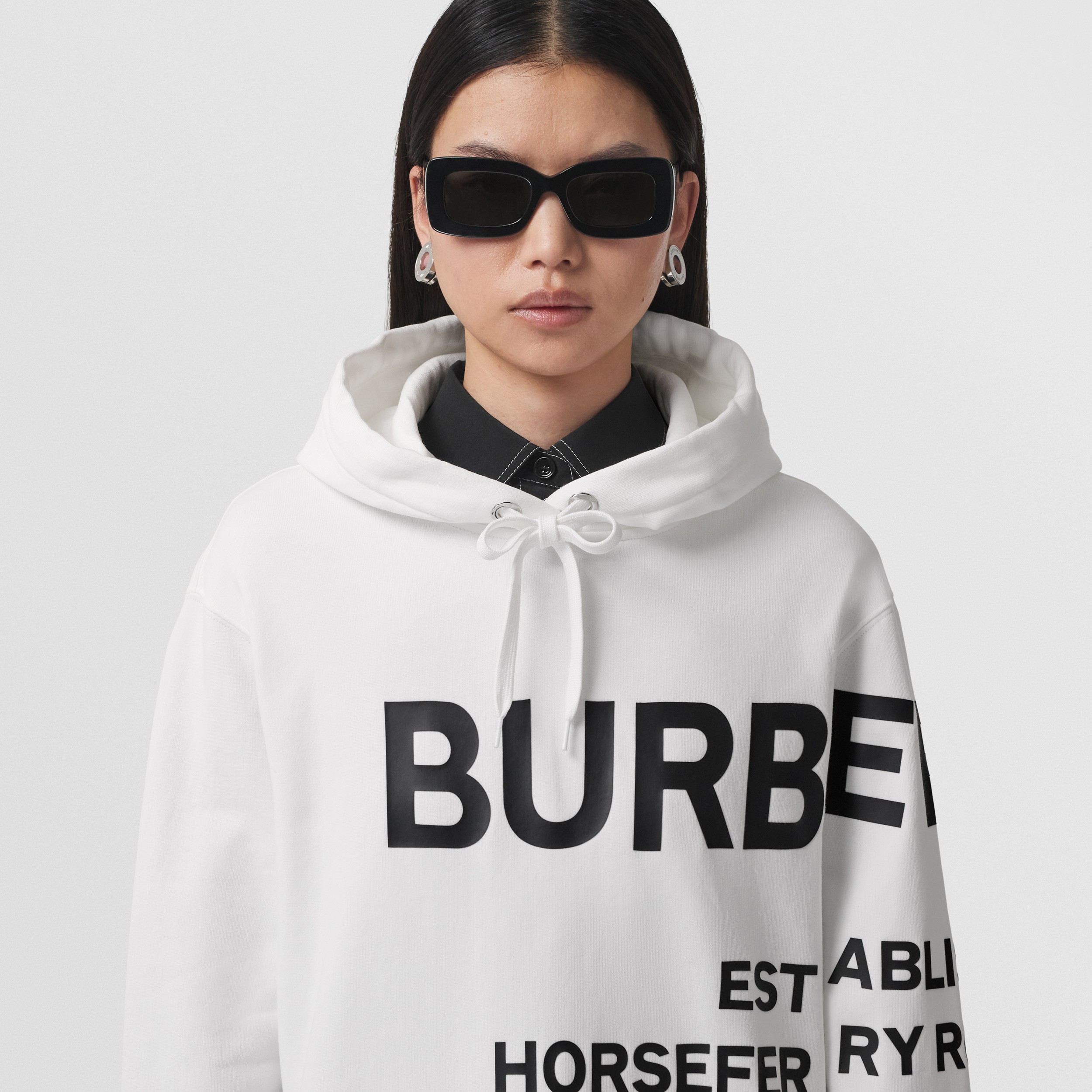 Horseferry Print Cotton Oversized Hoodie in White - Women | Burberry® Official - 2