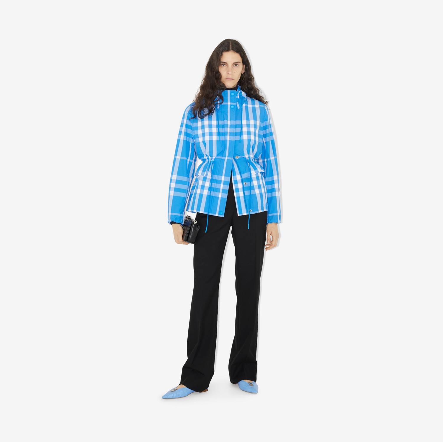 체크 나일론 퍼넬넥 재킷 (비비드 블루) - 여성 | Burberry®