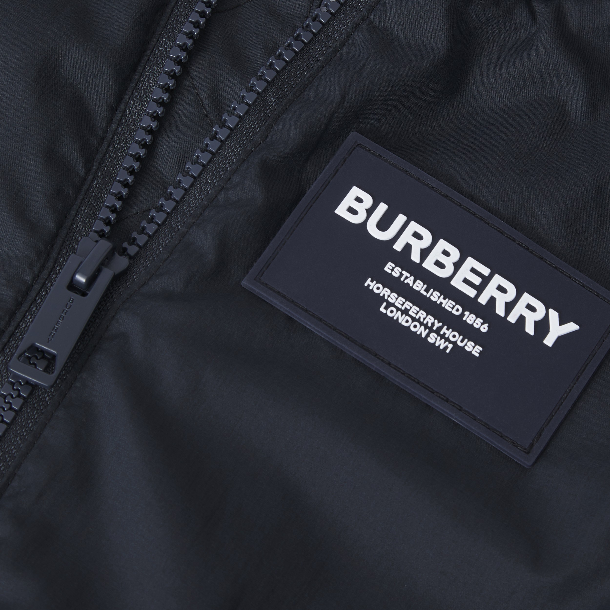 Horseferry Appliqué Lightweight Hooded Jacket in Midnight | Burberry® Official - 2