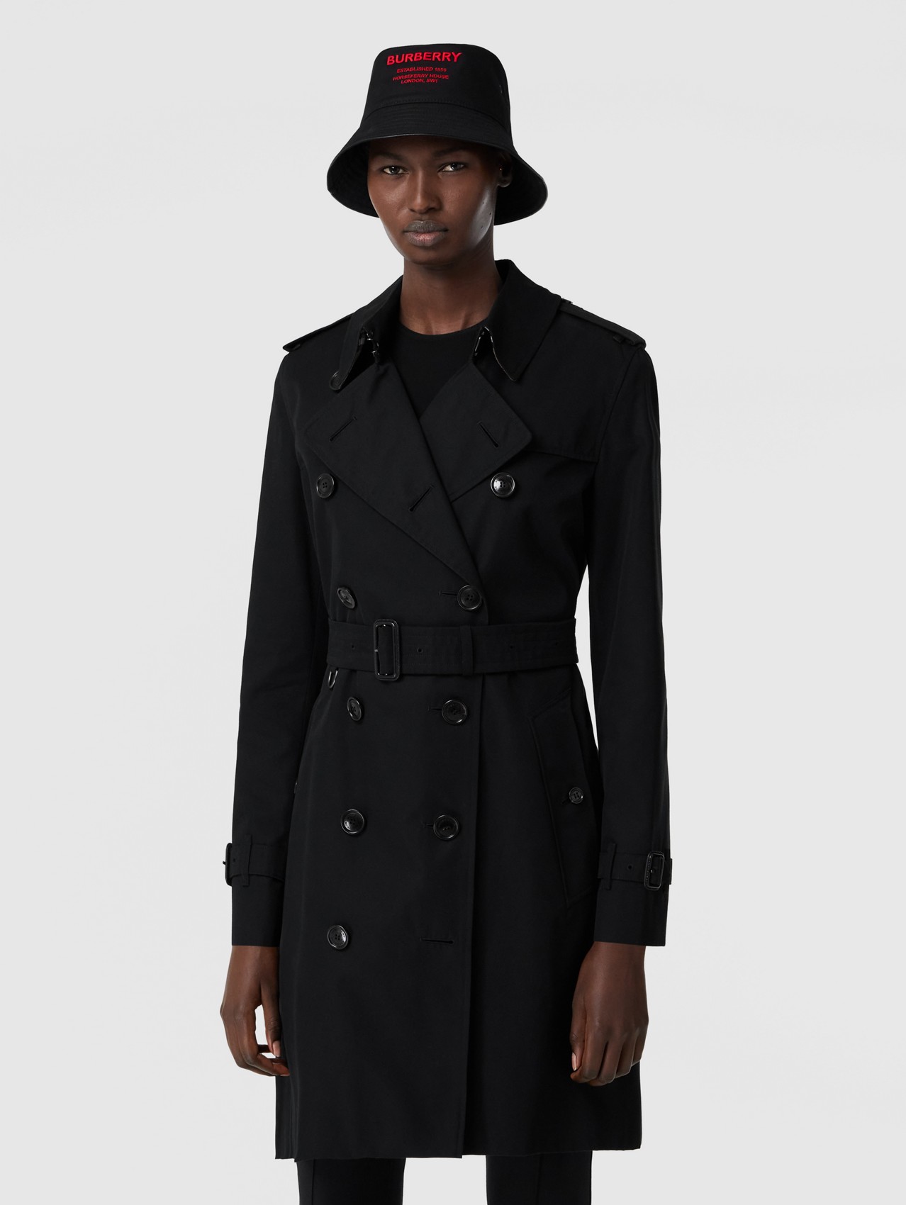 Mens Clothing Coats Raincoats and trench coats Burberry Synthetic The Mid-length Kensington Heritage Trench Coat in Black for Men 