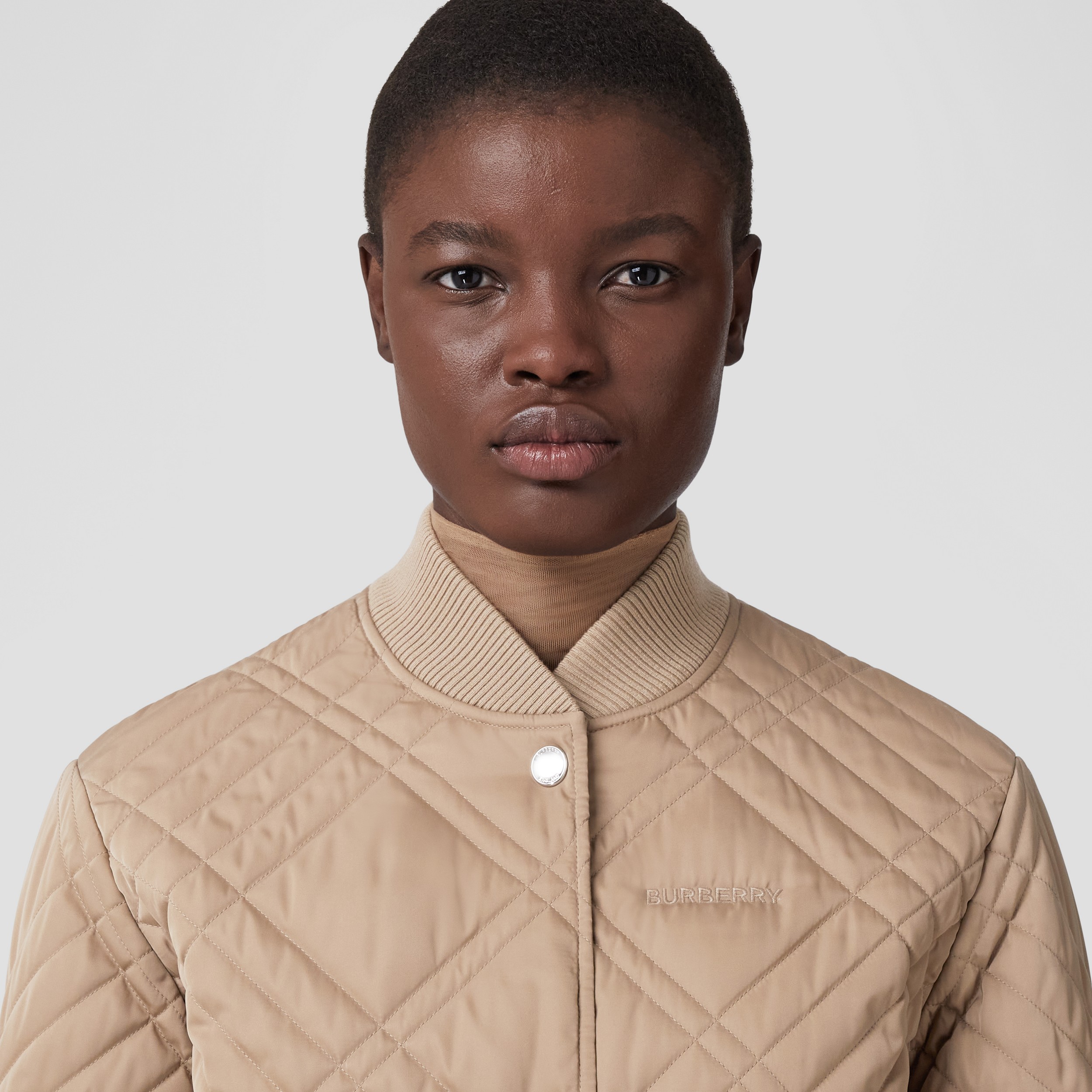 Logo Detail Lightweight Quilted Jacket in Cappucino - Women | Burberry® Official - 2