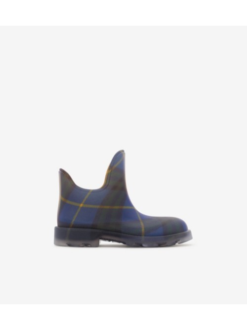 Shop Burberry Check Rubber Marsh Low Boots In Bright Navy