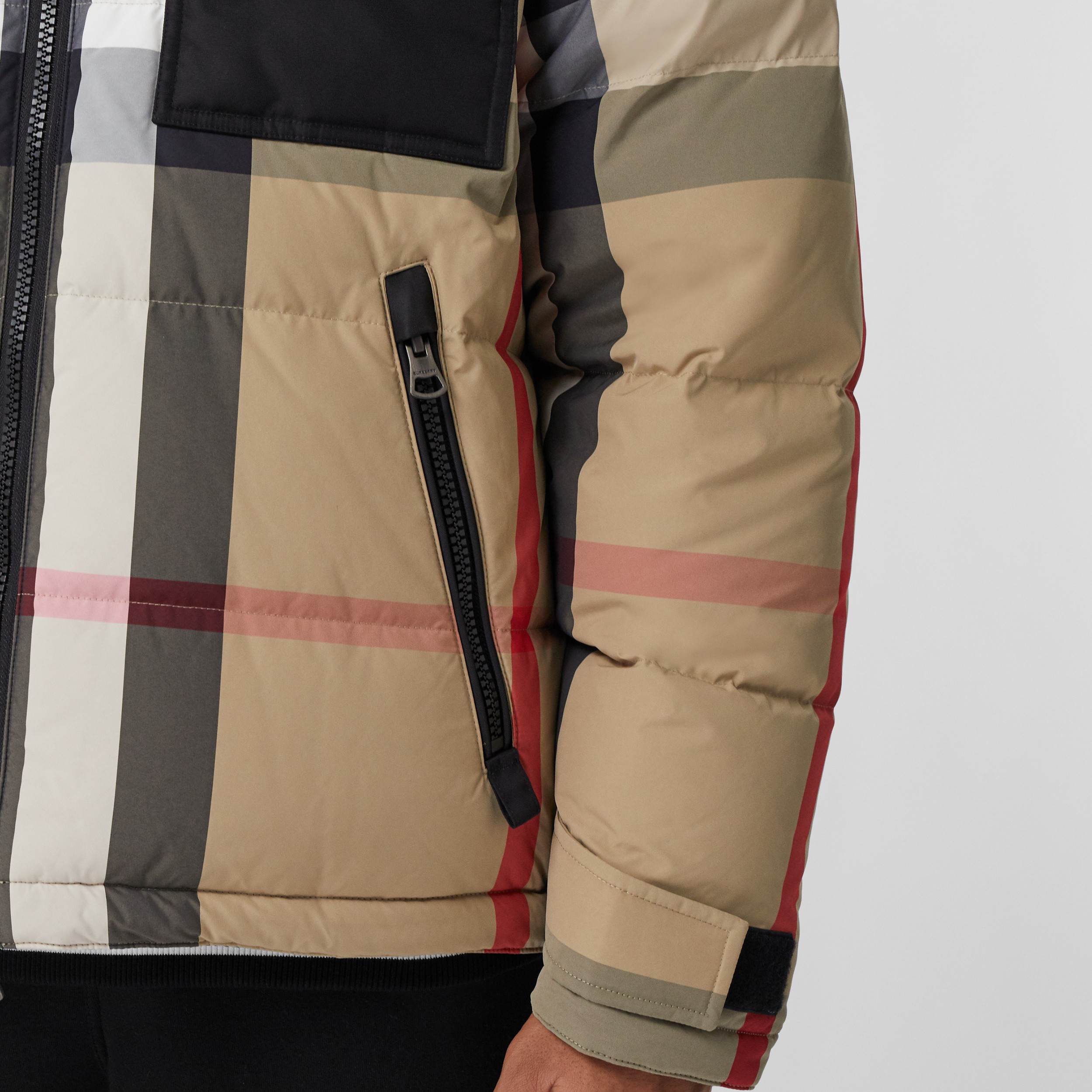 Reversible Exaggerated Check Nylon Puffer Jacket in Archive Beige/black - Men | Burberry® Official - 4