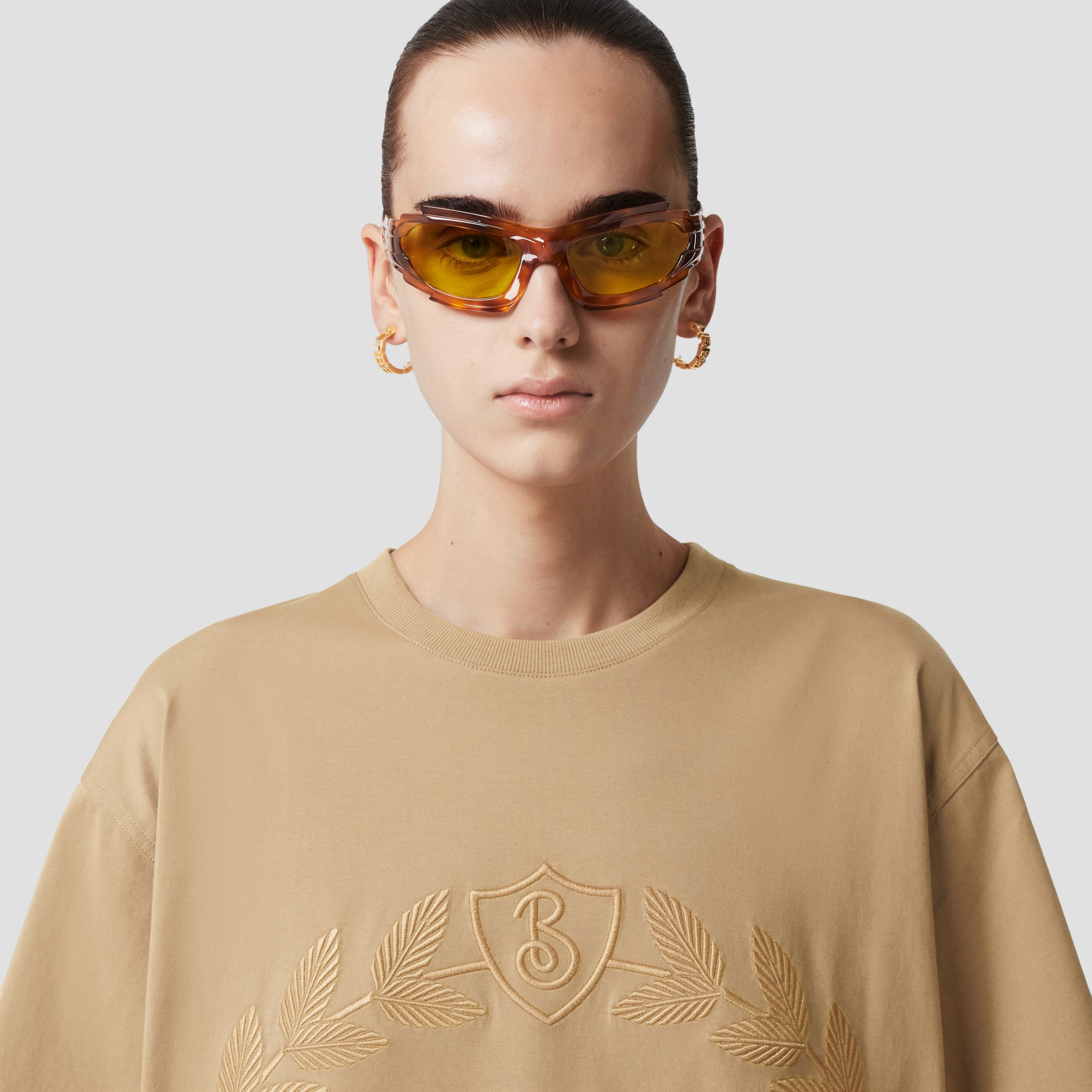 Oak Leaf Crest Cotton Oversized T-shirt in Archive Beige - Women | Burberry® Official - 2