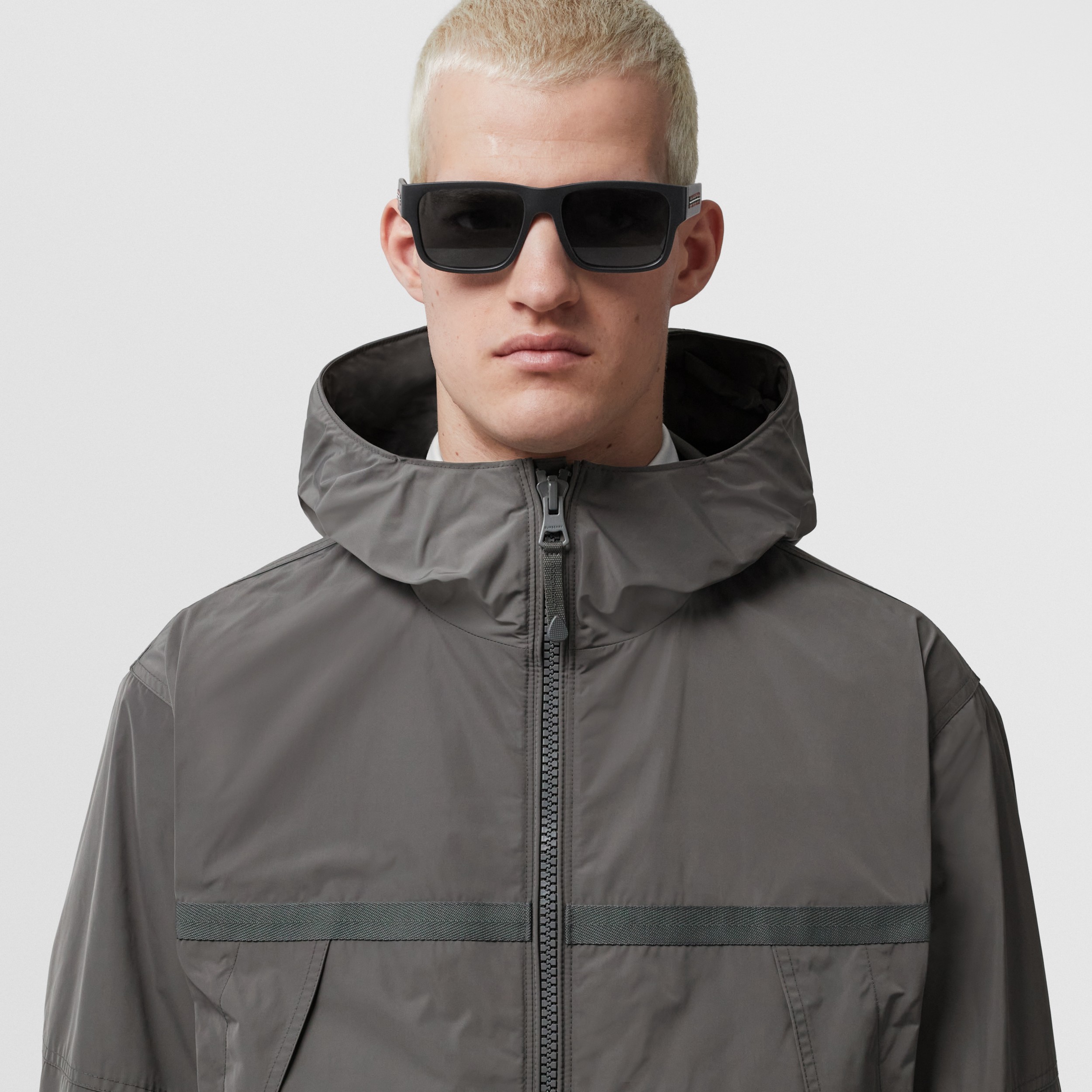 Logo Detail Lightweight Hooded Jacket in Tempest Grey Men Burberry