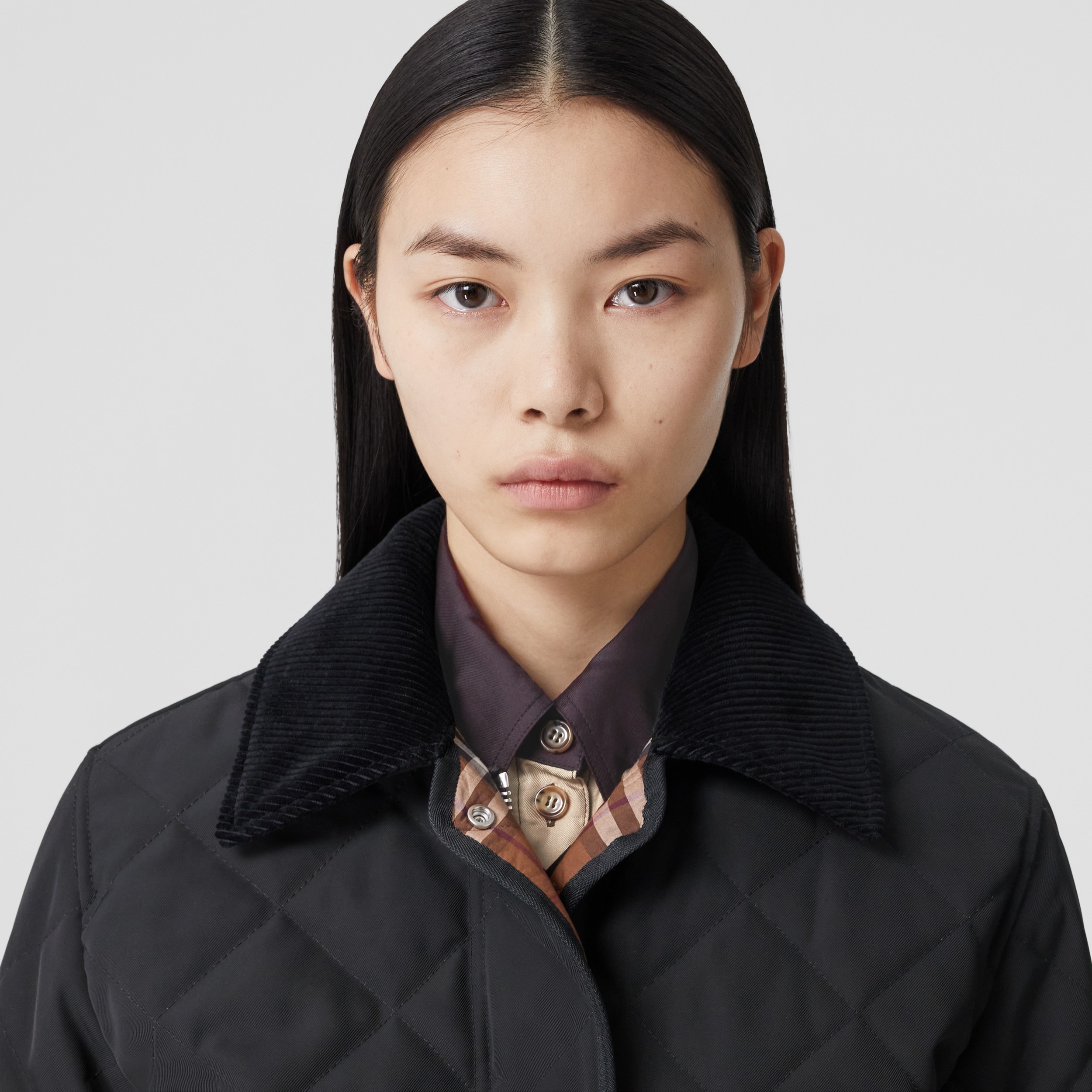 Corduroy Collar Diamond Quilted Cropped Barn Jacket in Black - Women | Burberry® Official - 2