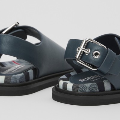 sandales avec boucles