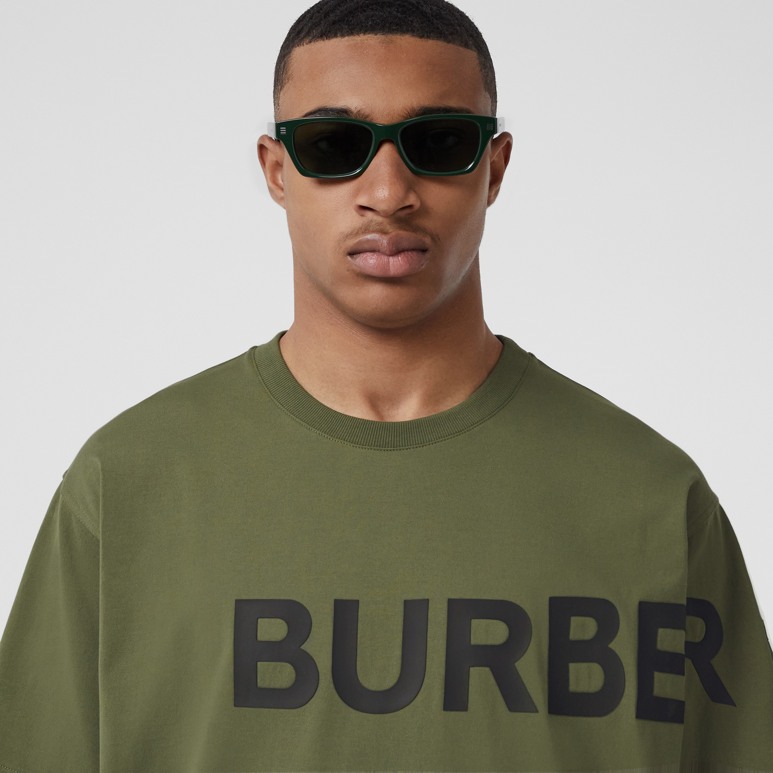 Horseferry Print Cotton Oversized T-shirt in Olive - Men | Burberry® Official - 2