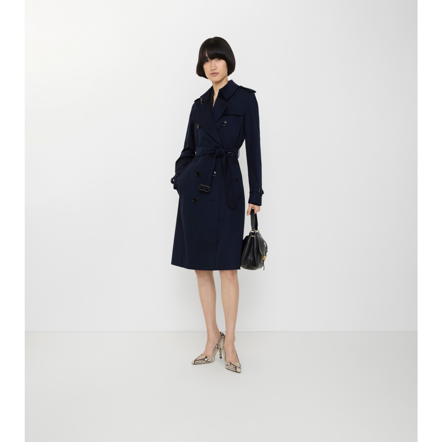 Long Kensington Heritage Trench Coat in Coal blue - Women, Cotton Gabardine | Burberry® Official