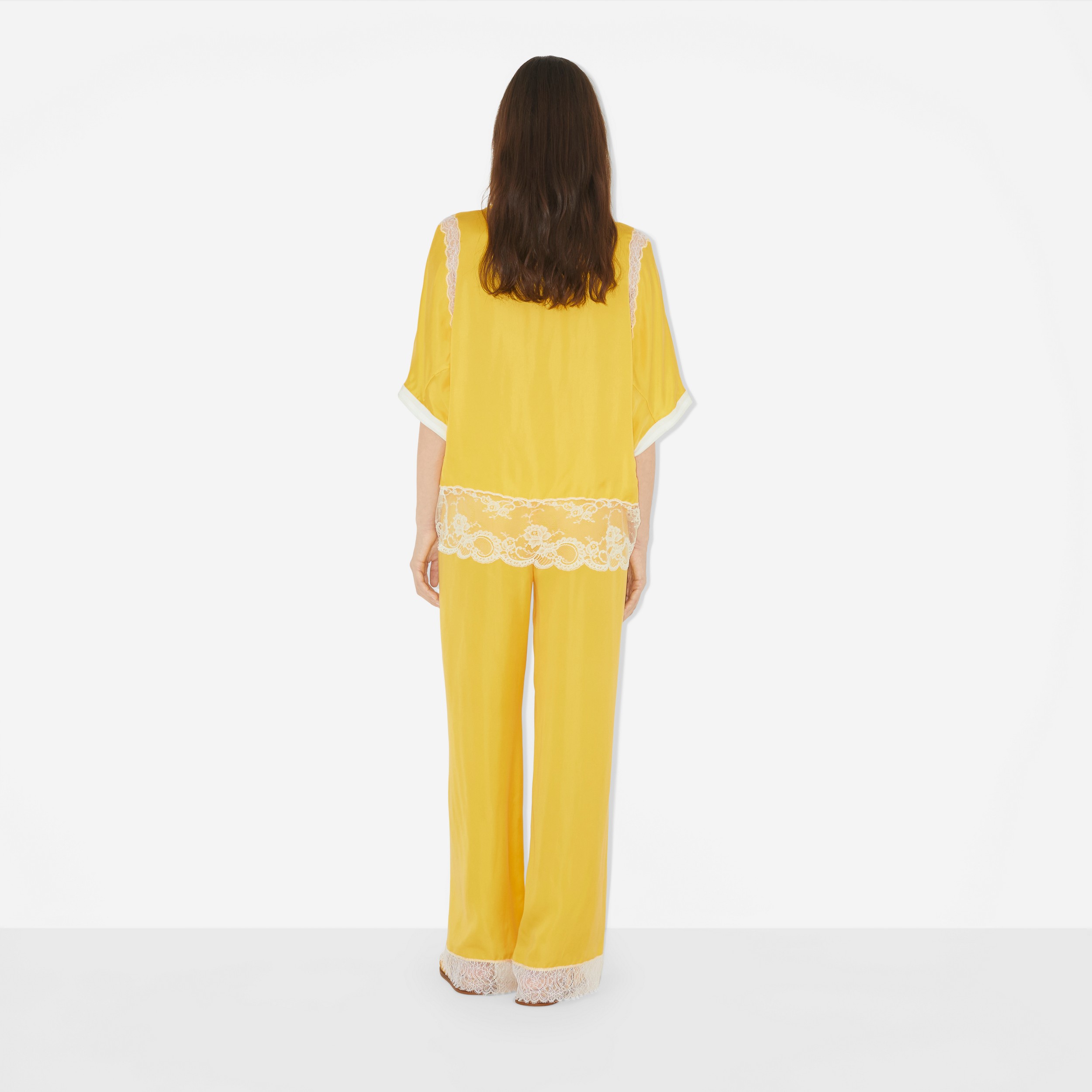 Calças estilo pantalona de cetim (Amarelo Leão) - Mulheres | Burberry® oficial - 4