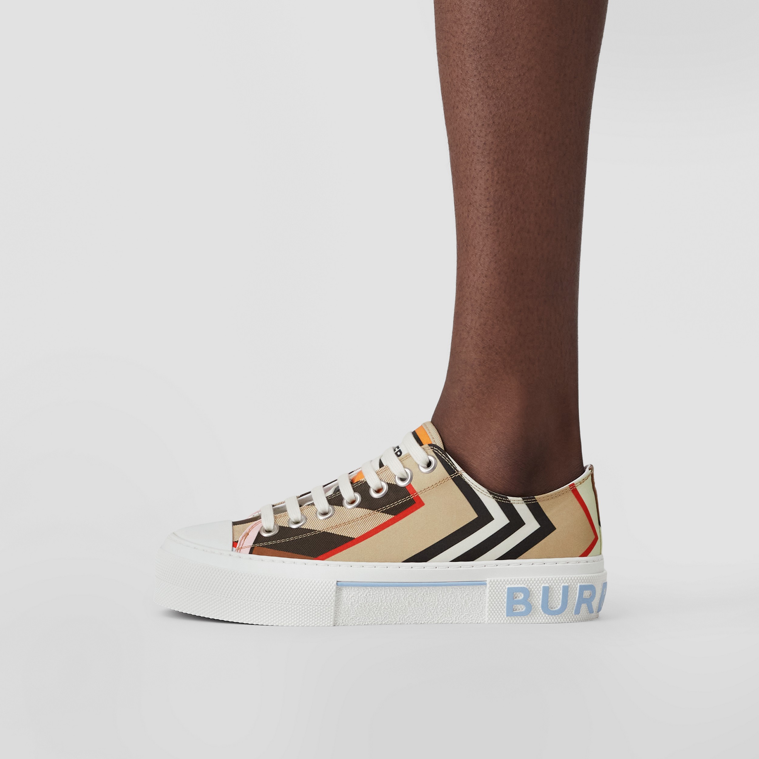 Sneaker con collage di stampe - Esclusiva online (Multicolore) - Donna | Sito ufficiale Burberry® - 3