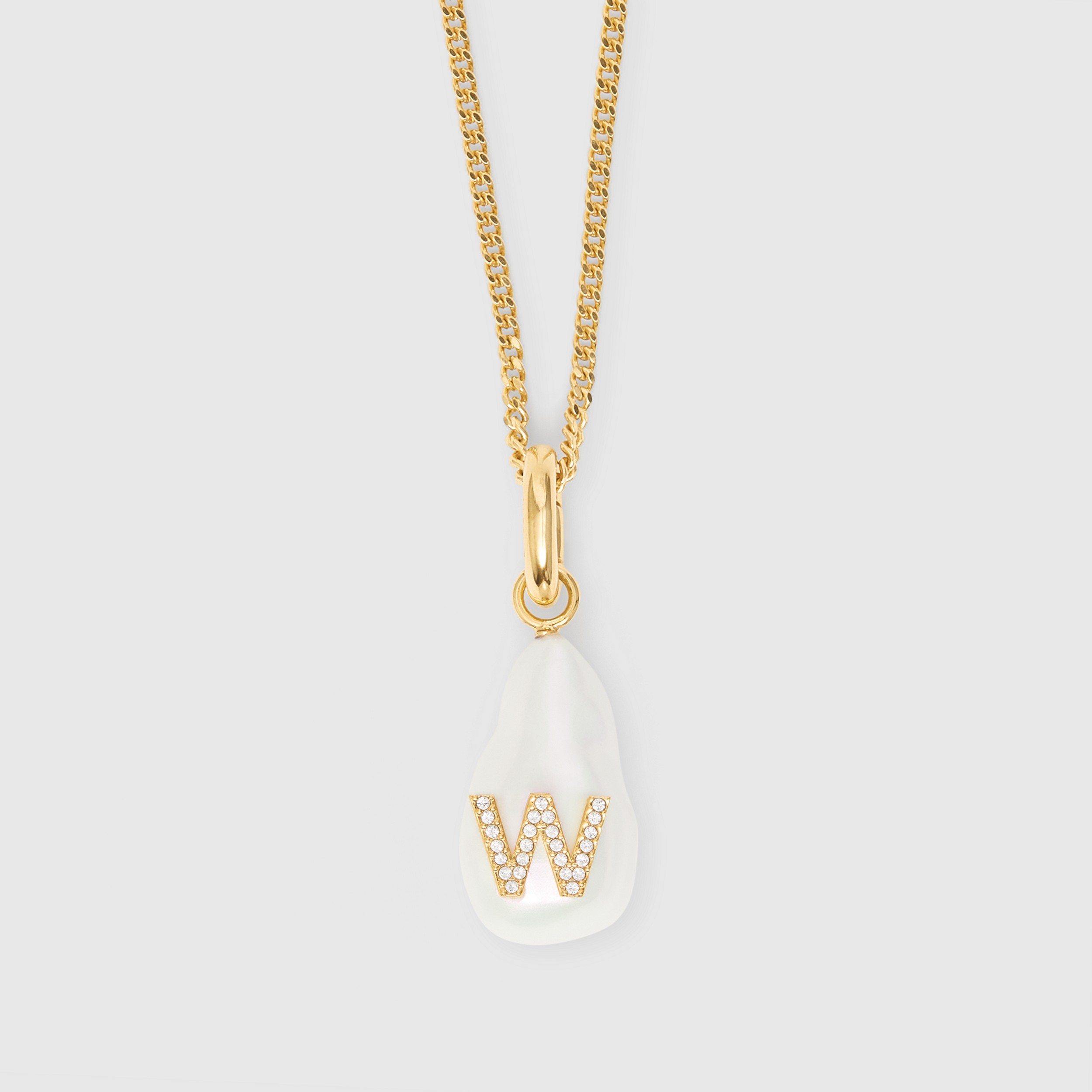 Dije de letra W con perla de resina y cristales - Solo en línea (Dorado Claro/madreperla) - Mujer | Burberry® oficial - 4