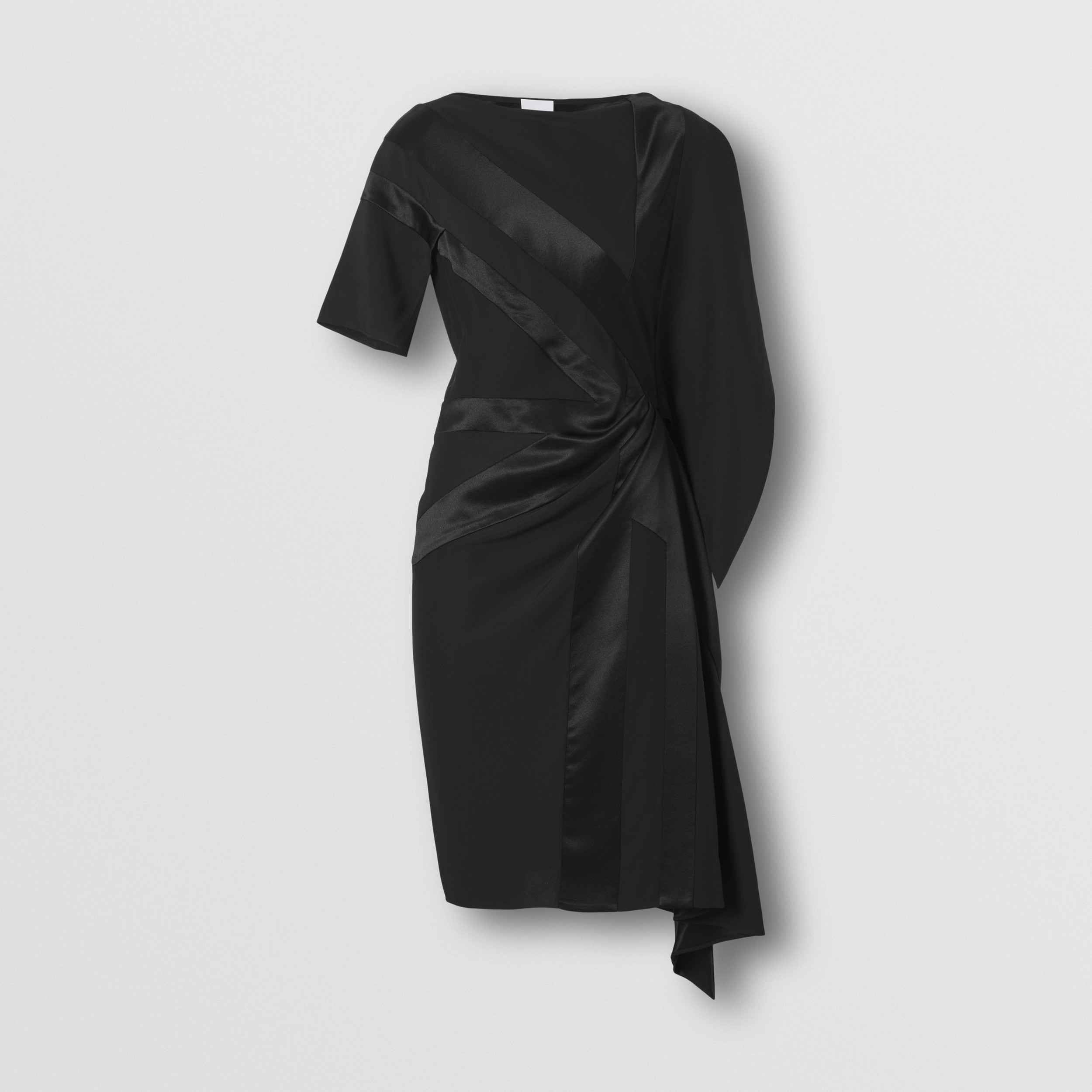 Robe asymétrique en soie à motif drapeau en intarsia (Noir) - Femme | Site officiel Burberry® - 4