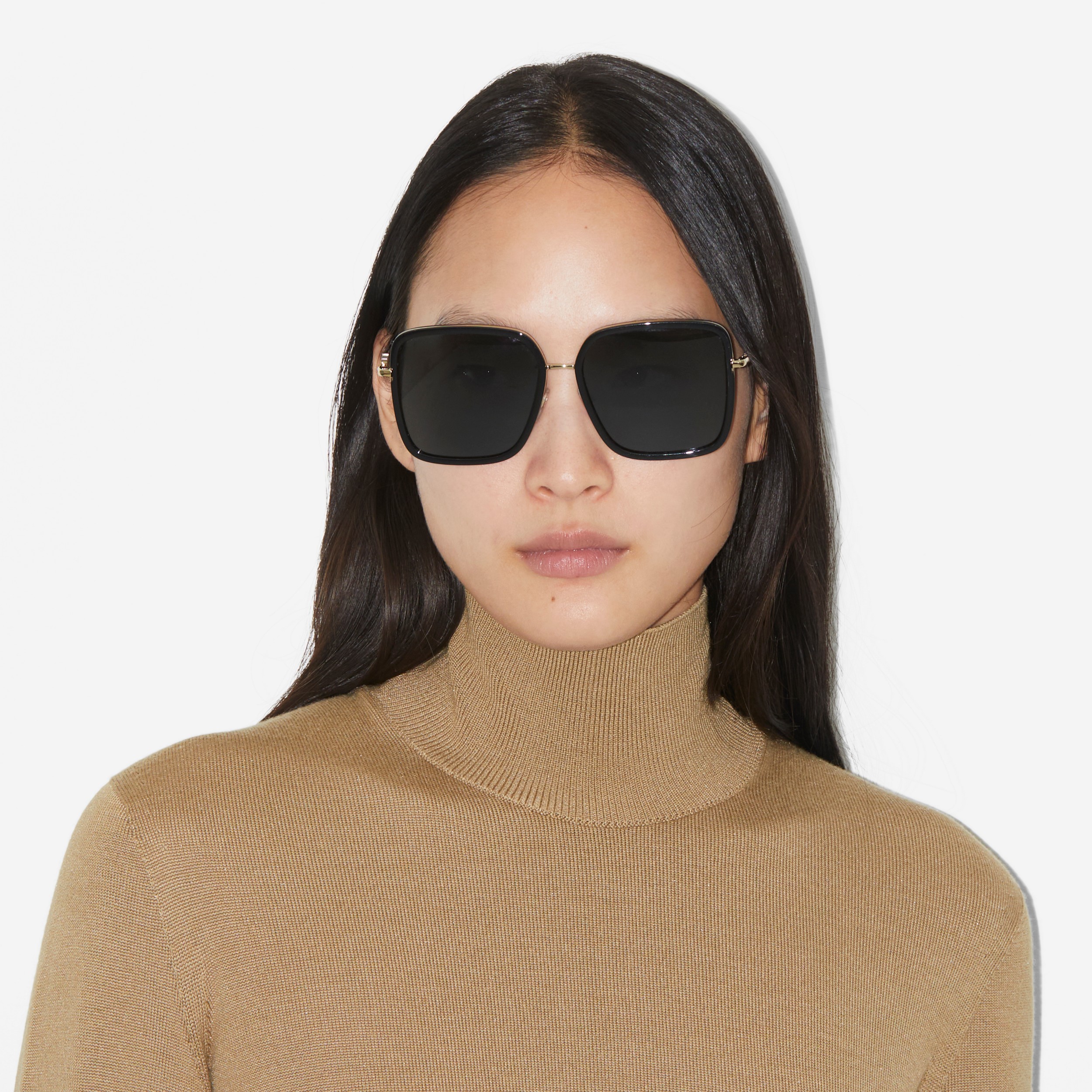 Óculos de sol com armação quadrada oversize (Preto/dourado Claro) - Mulheres | Burberry® oficial - 4