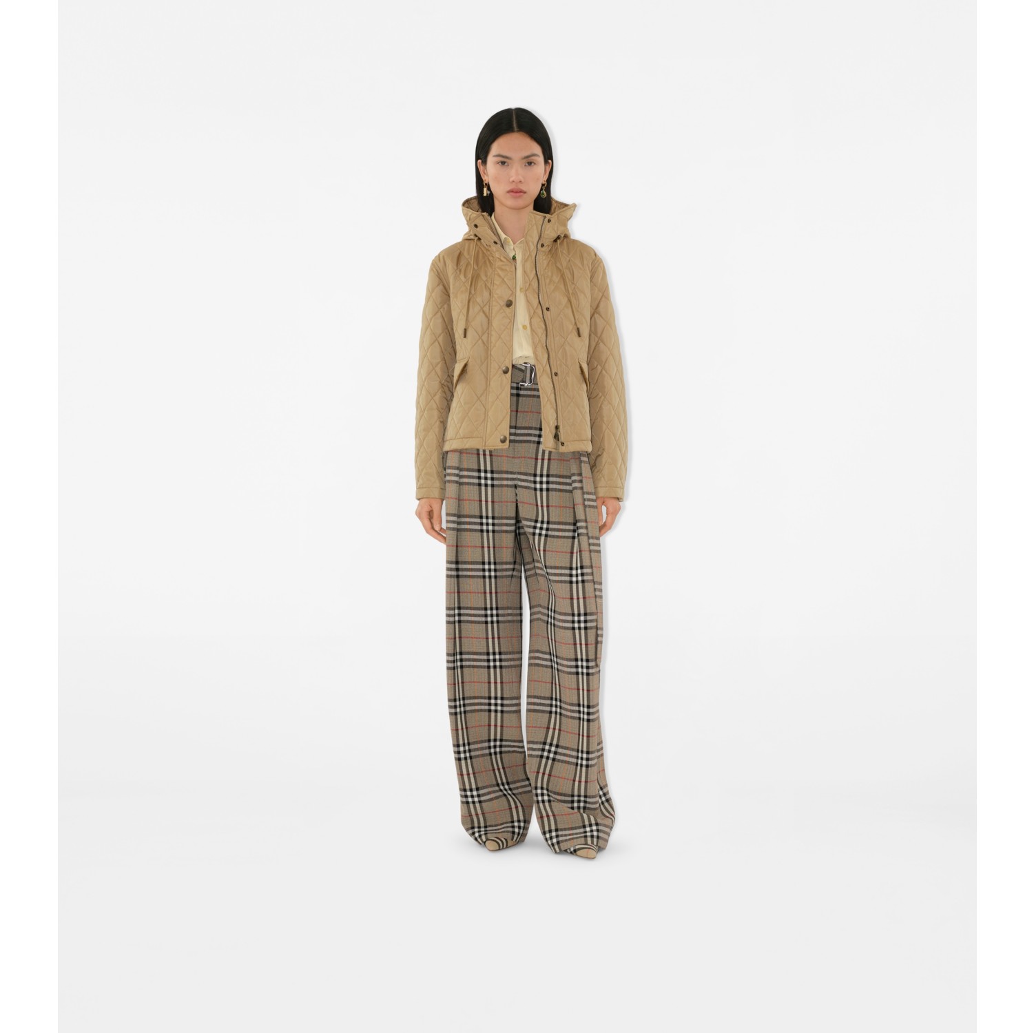 Giacca cropped in nylon trapuntato con cappuccio
