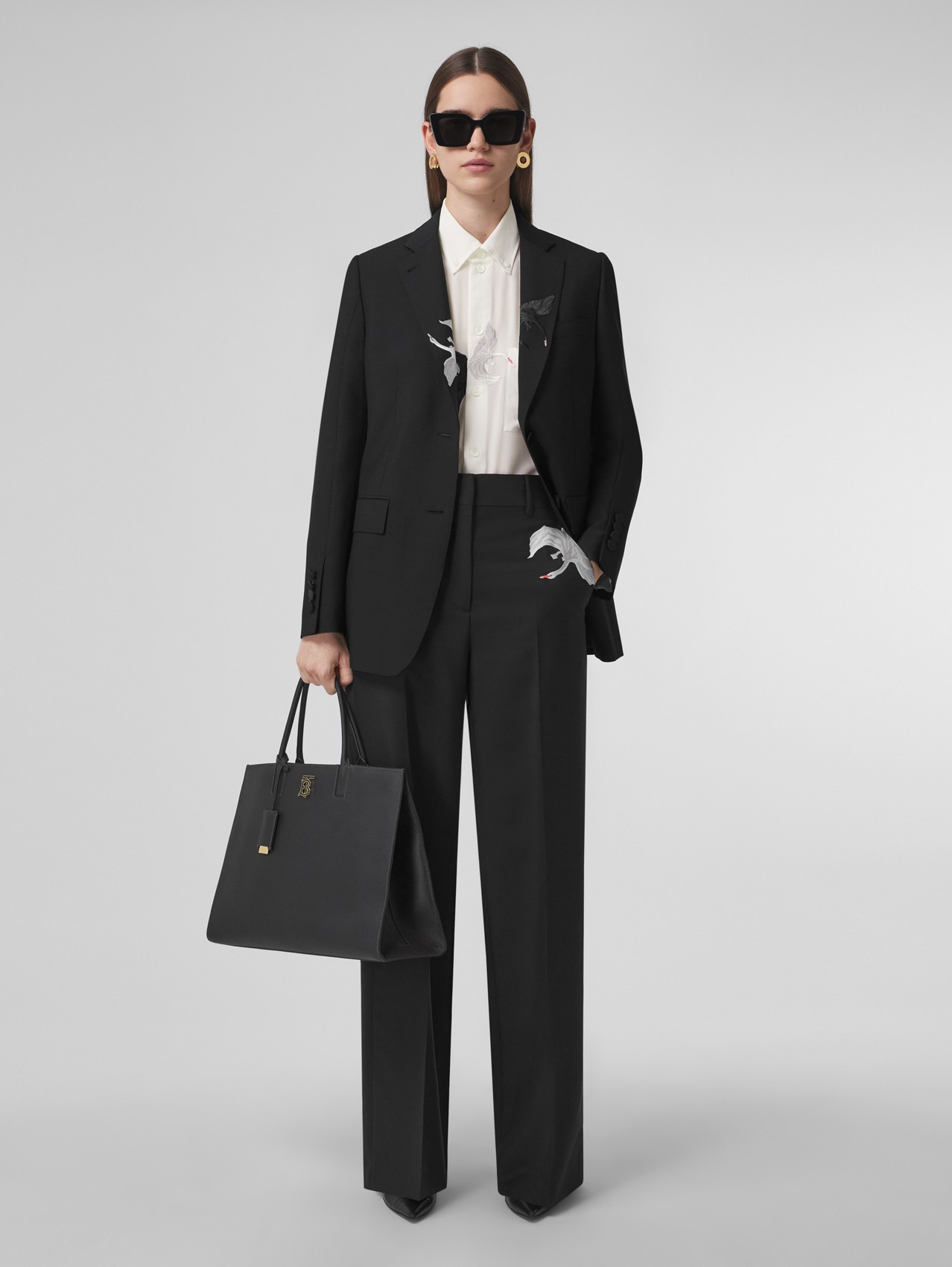 Mittelgroße Tasche „Frances“ aus genarbtem Leder (Schwarz)