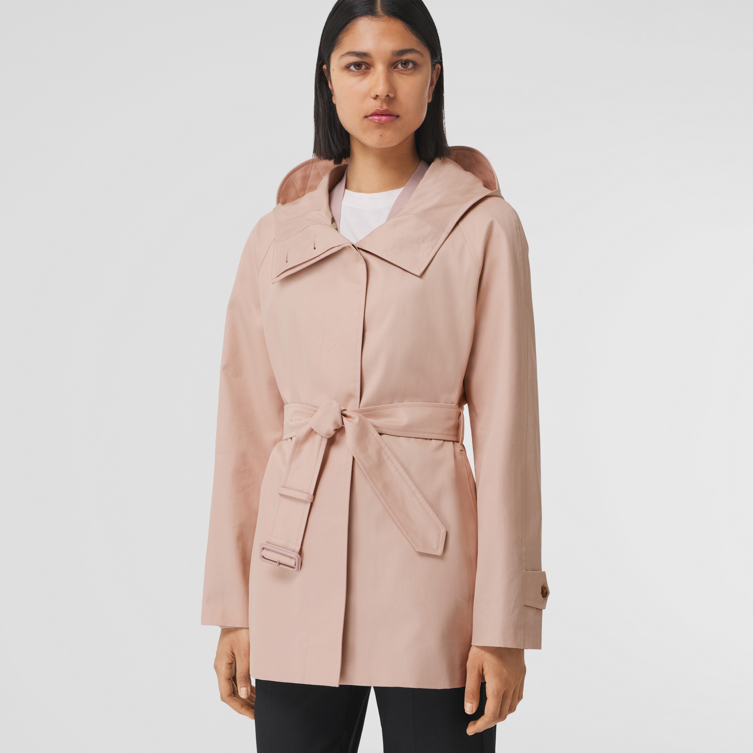 Car coat com capuz de gabardine de algodão (Bege Blush) - Mulheres | Burberry® oficial - 1
