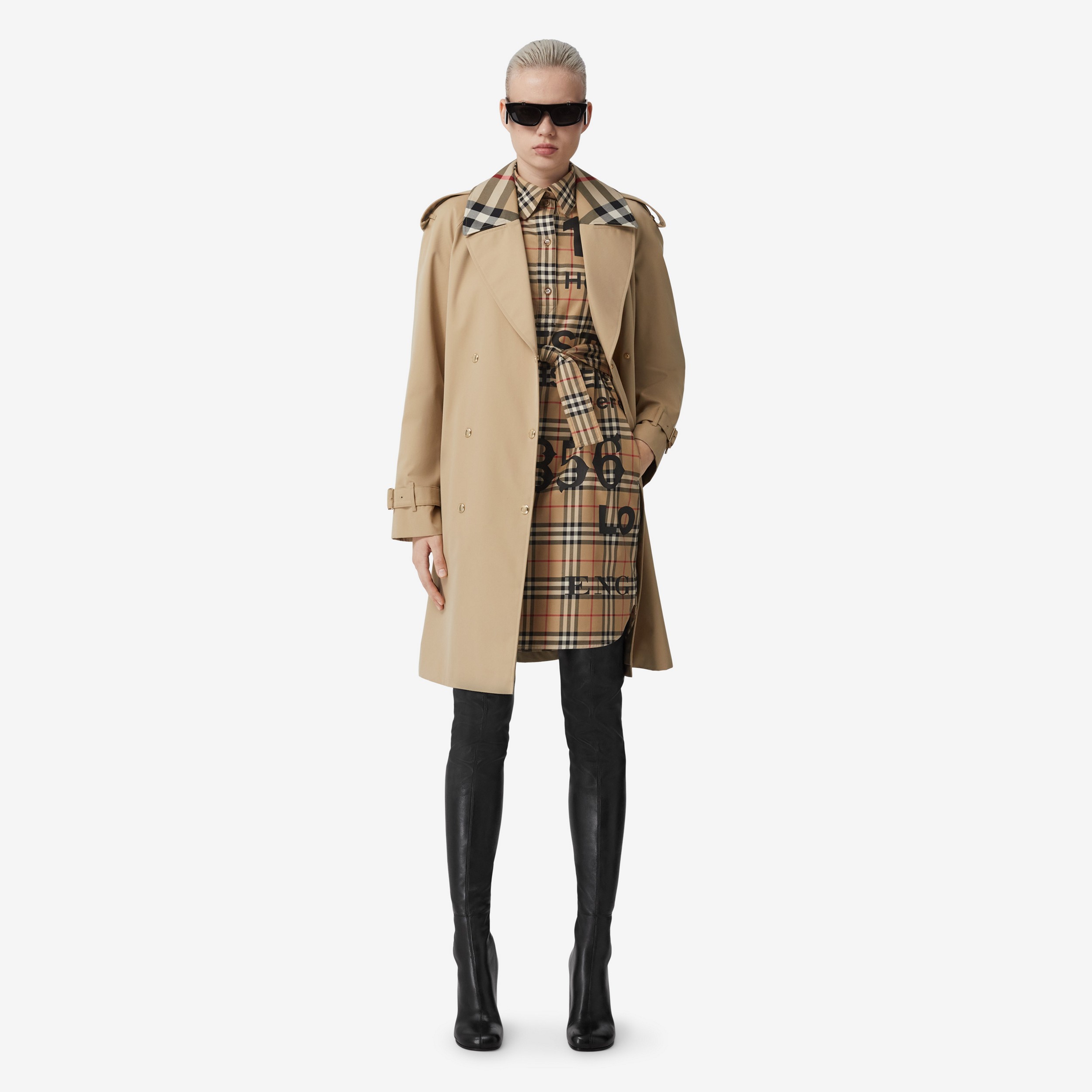 Trench coat Waterloo en algodón de gabardina con detalles a cuadros (Miel) - Mujer | Burberry® oficial - 2