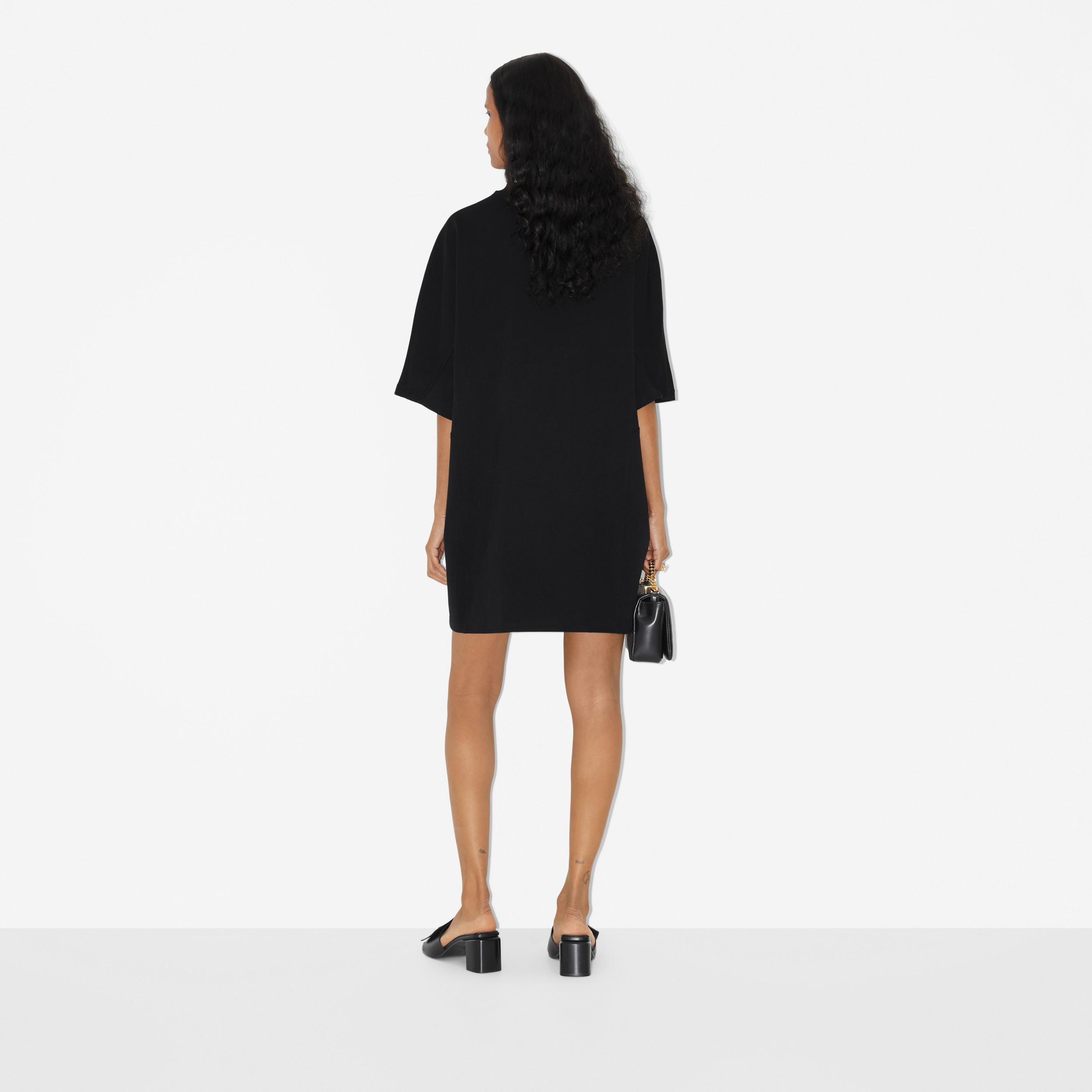 Vestido estilo camiseta oversize de algodão com estampa EKD (Preto) - Mulheres | Burberry® oficial - 4