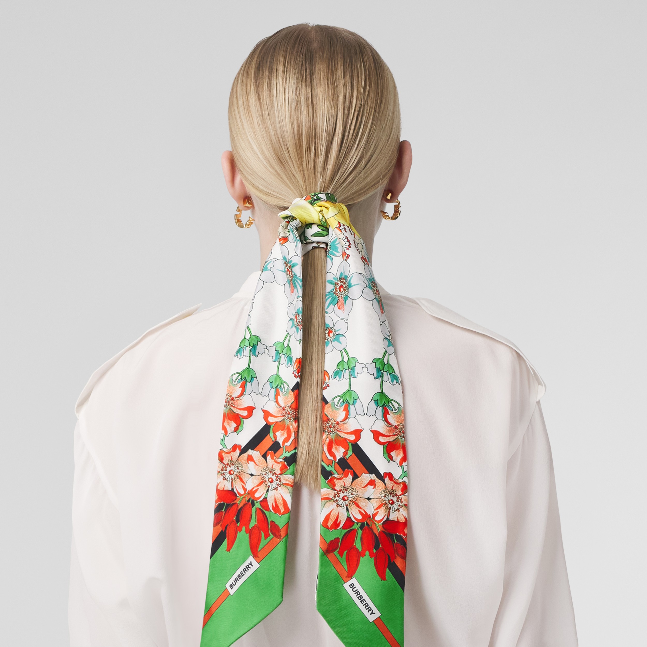 Floral Print Silk Skinny Scarf in Vivid Green Women Burberry® Official