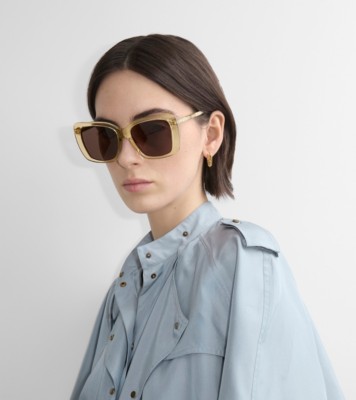 F4C4B164-6897-4E1F-8C09-