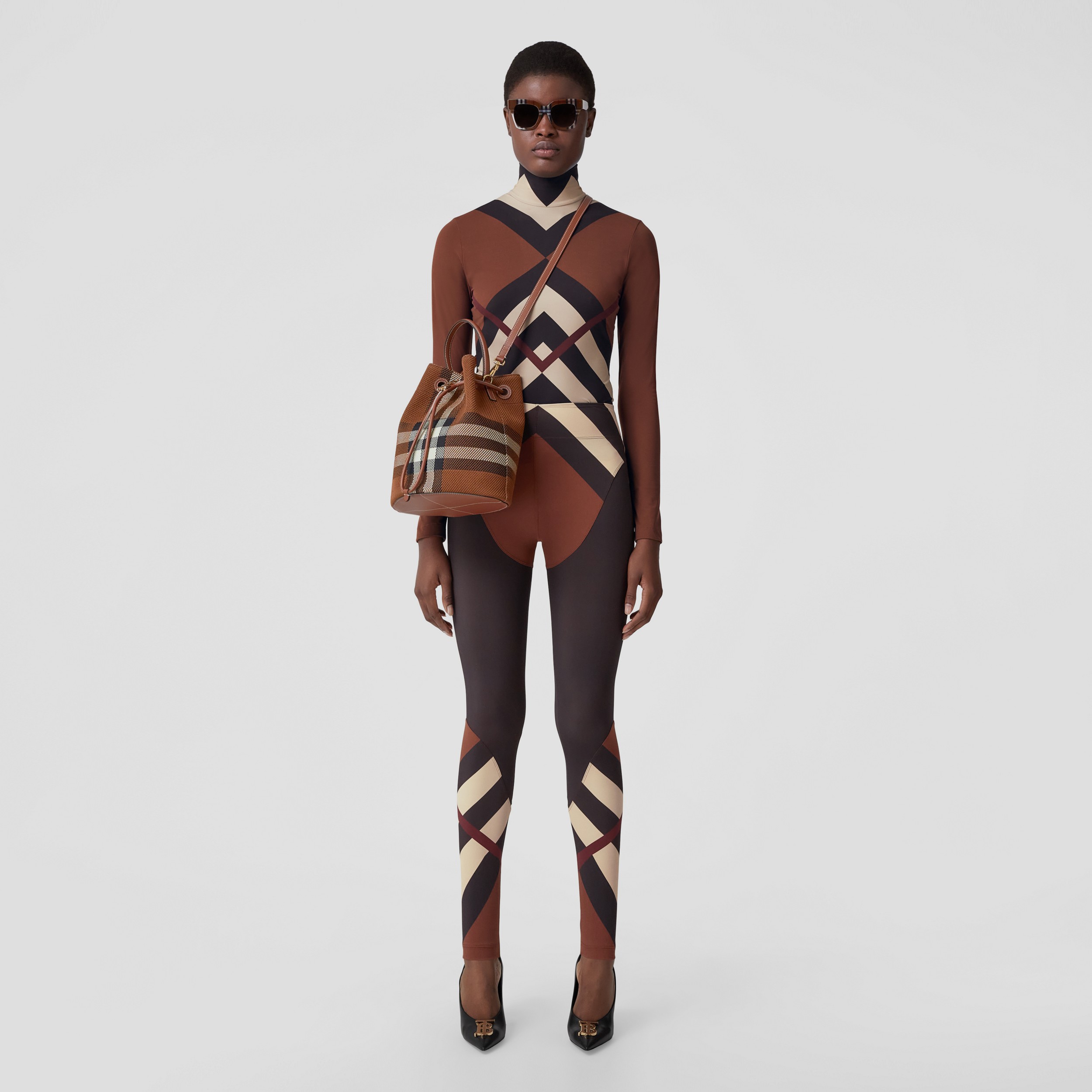 Leggings en tejido jersey elástico Check estilo zigzag (Marrón Abedul Oscuro) - Mujer | Burberry® oficial - 1