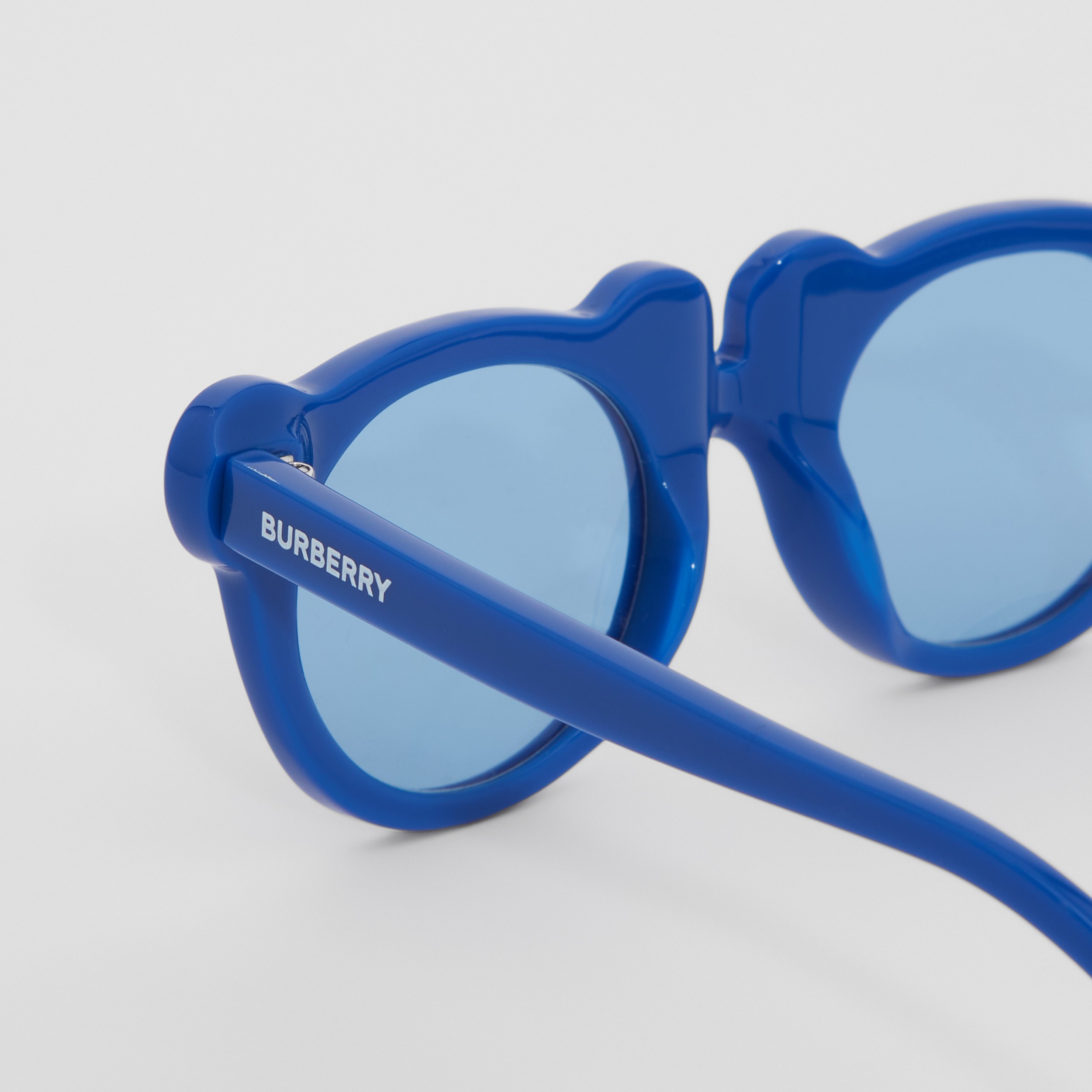 Sonnenbrille mit Teddybär-Gestell aus Bio-Acetat (Canvasblau) | Burberry® - 2