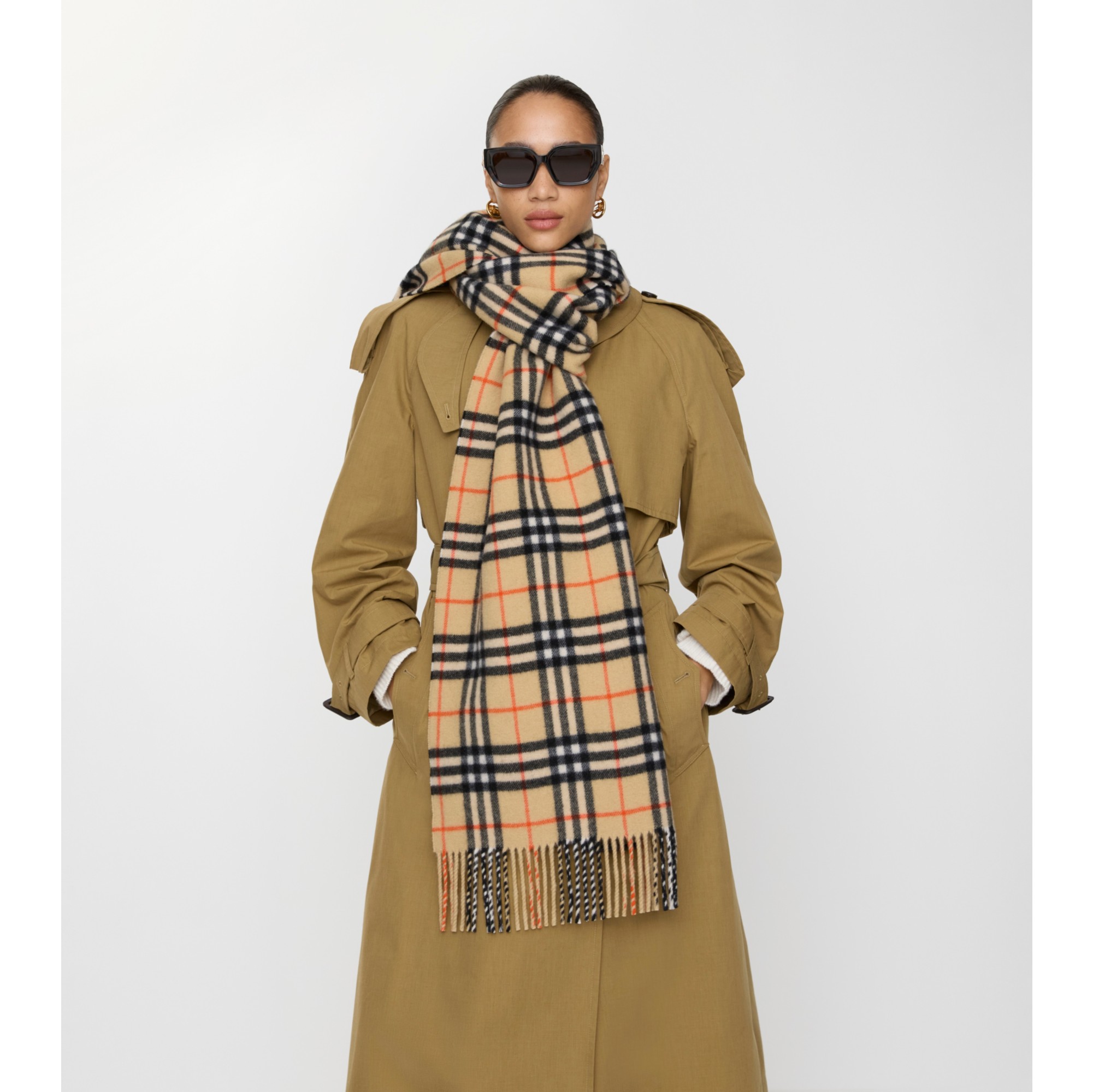 Burberrys☆cashmere100％マフラー Check Cashmere Scarf in Sand beige | Burberry® Official
