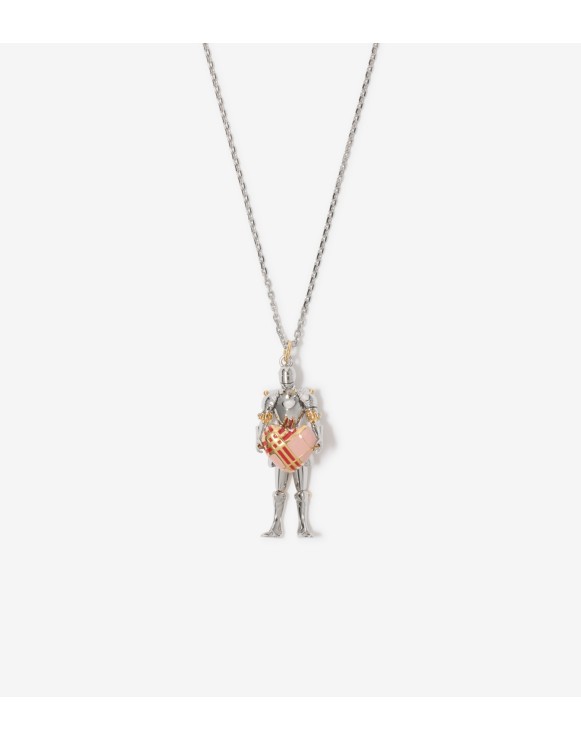 Collana con charm cavaliere con cuore​