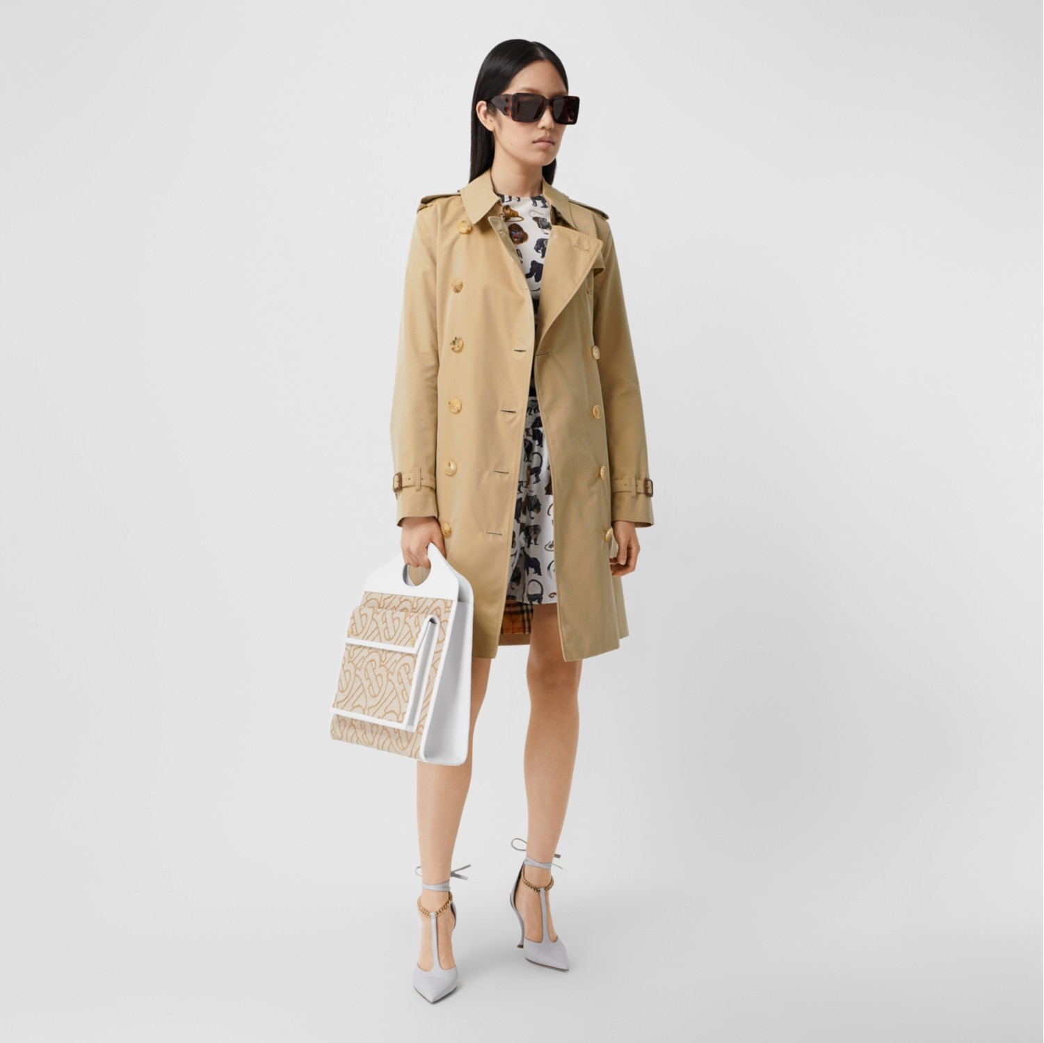 The Mid-length Kensington Heritage Trench Coat in Honey - Women, Cotton  Gabardine | Burberry® Official